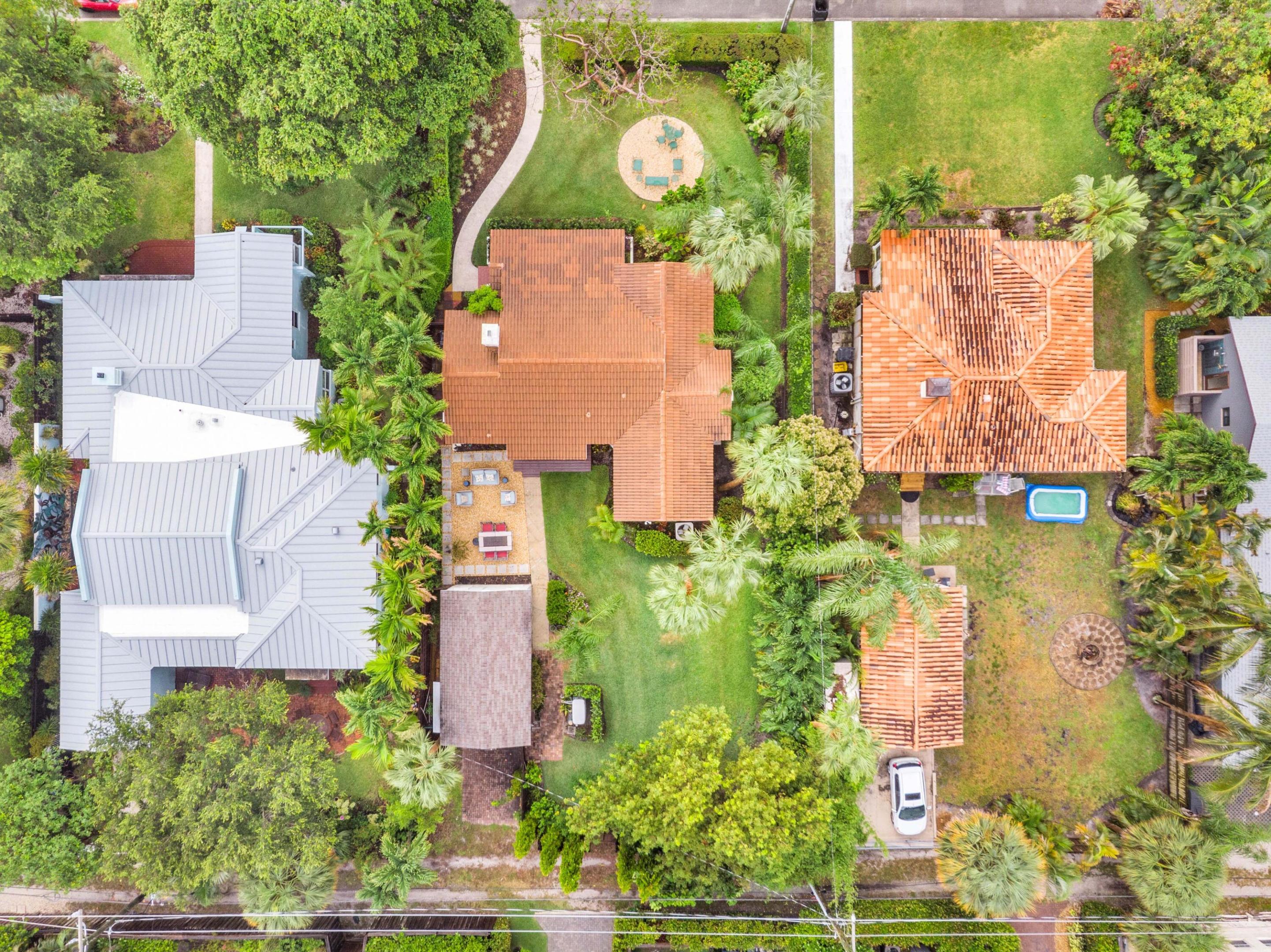 1219 N Lakeside Drive