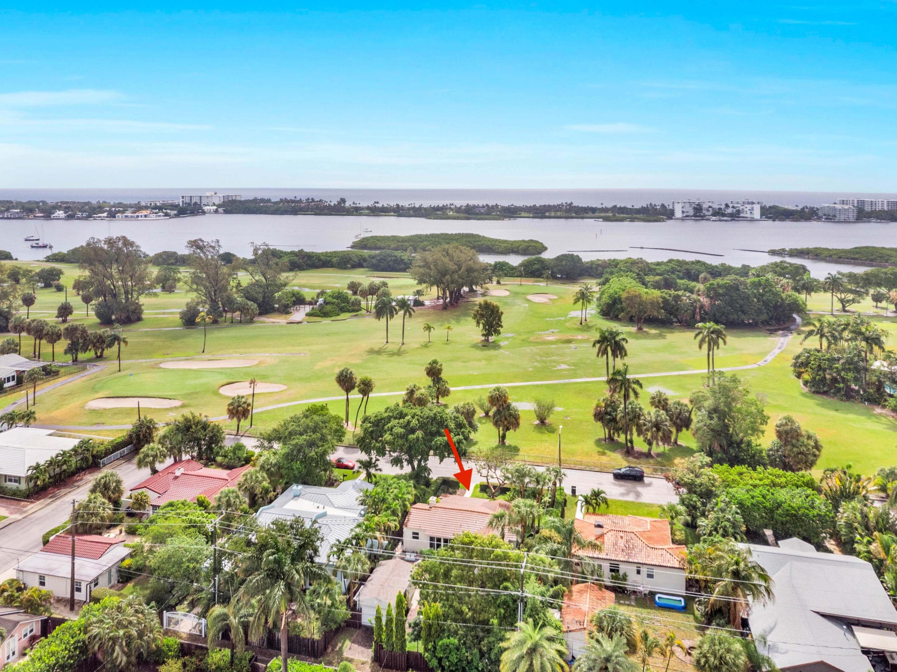 1219 N Lakeside Drive