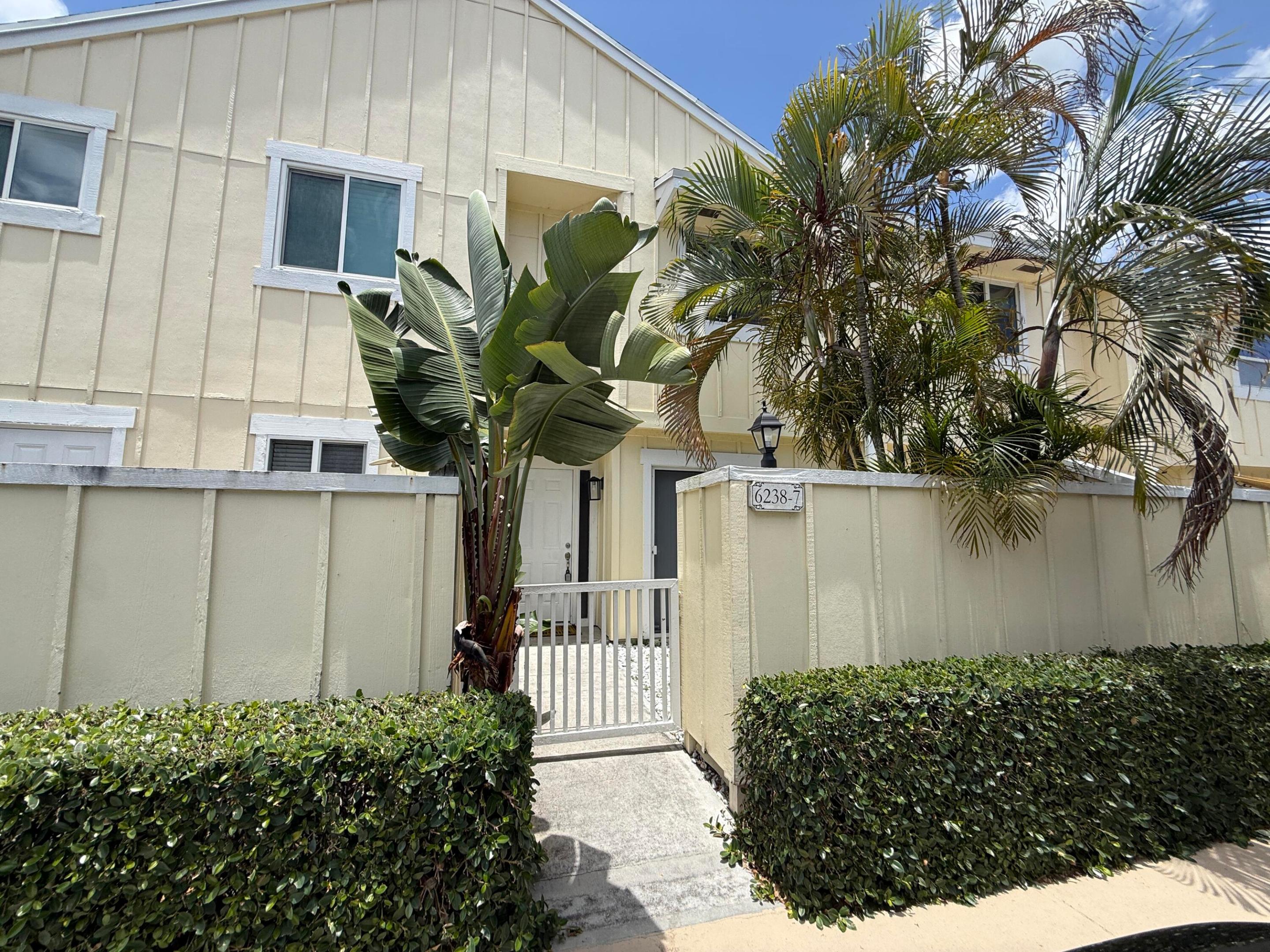 6238 Riverwalk Lane 7