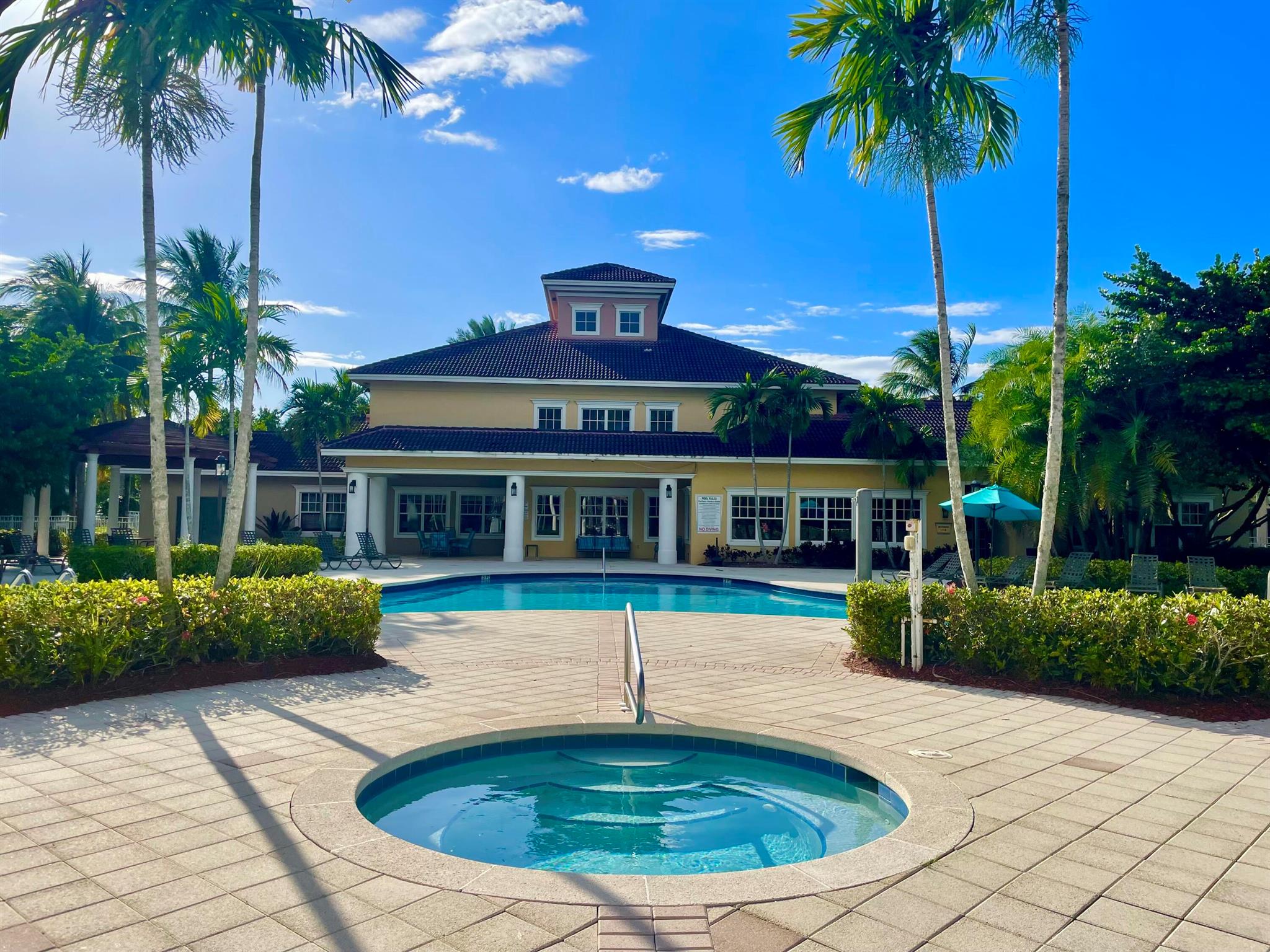 6533 Emerald Dunes Drive 107