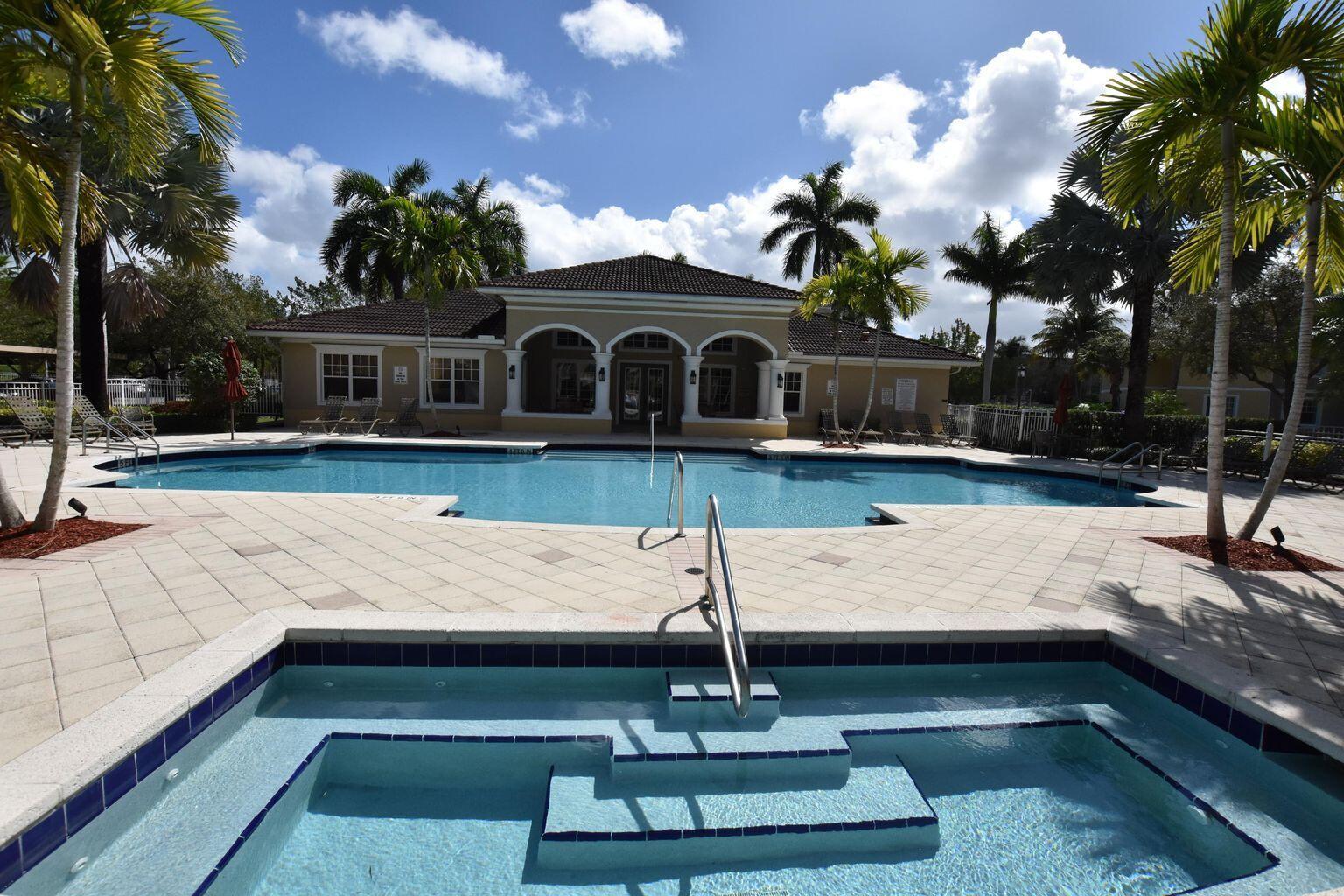 6533 Emerald Dunes Drive 107