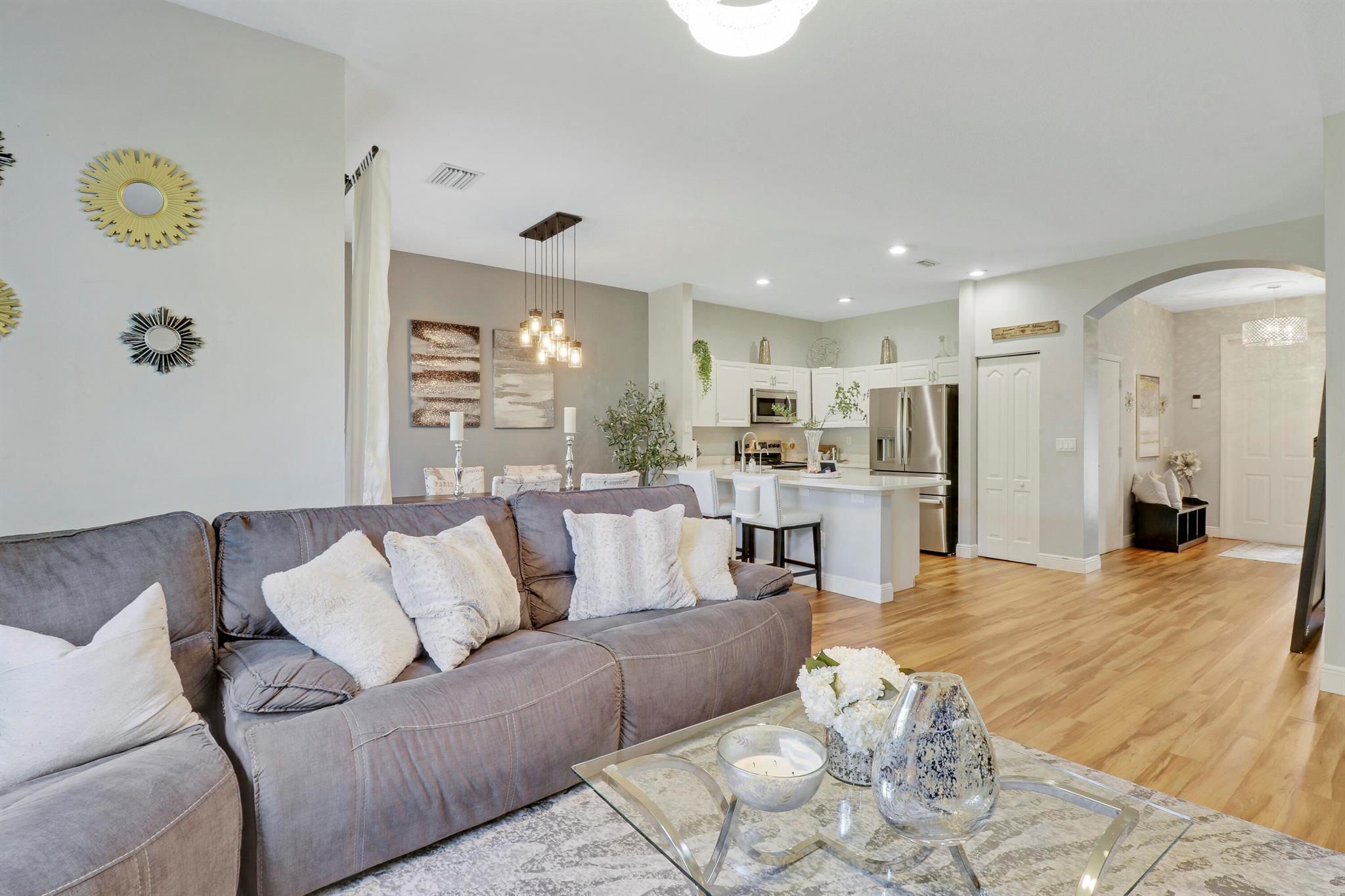 6086 Seminole Gardens Circle