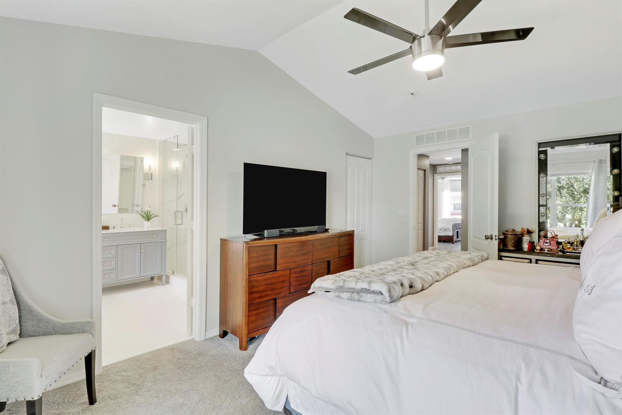 6086 Seminole Gardens Circle