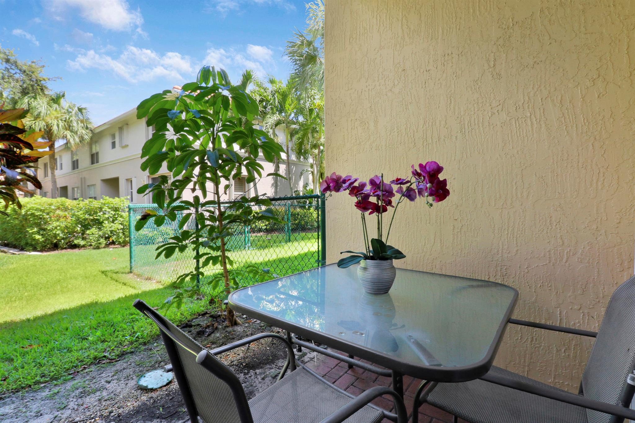 6086 Seminole Gardens Circle