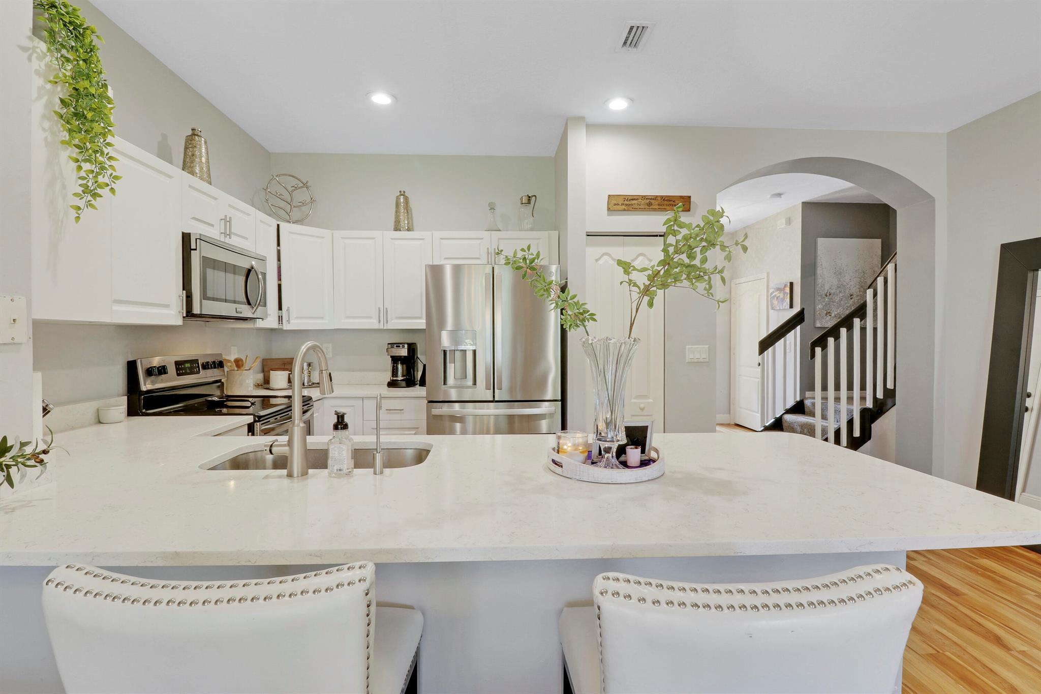 6086 Seminole Gardens Circle