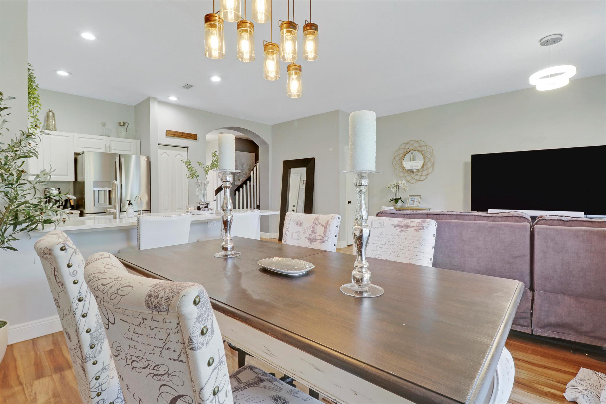 6086 Seminole Gardens Circle