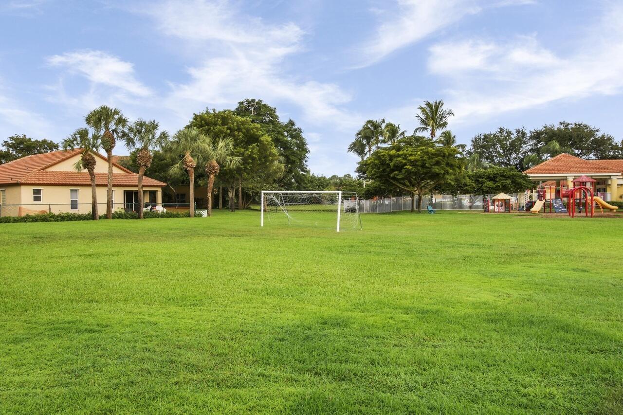 6086 Seminole Gardens Circle