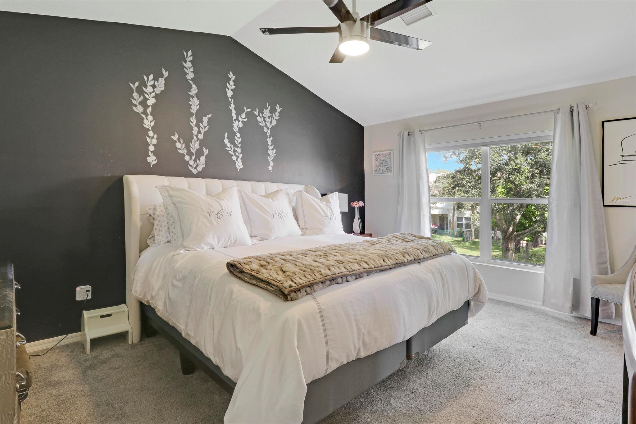 6086 Seminole Gardens Circle