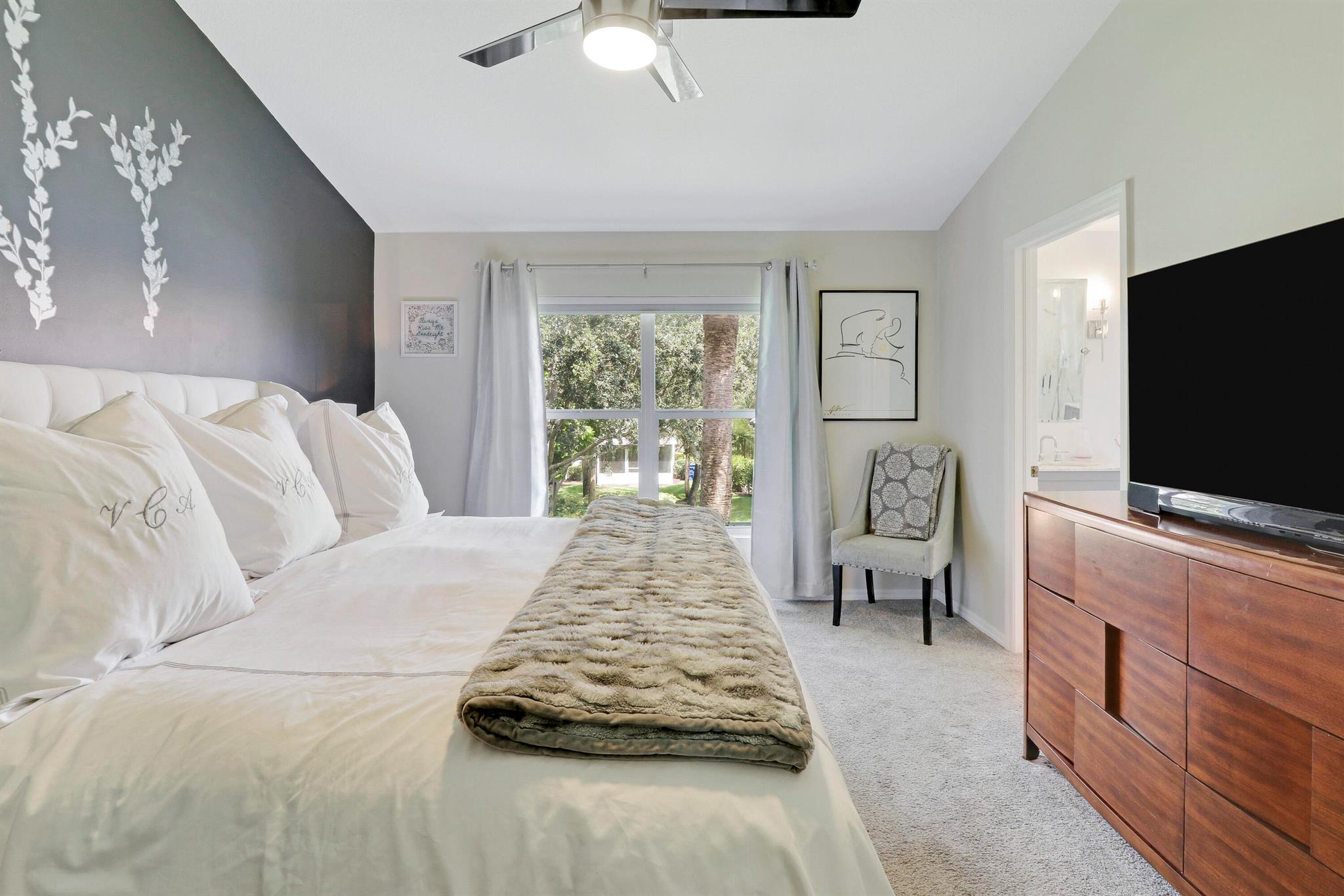 6086 Seminole Gardens Circle