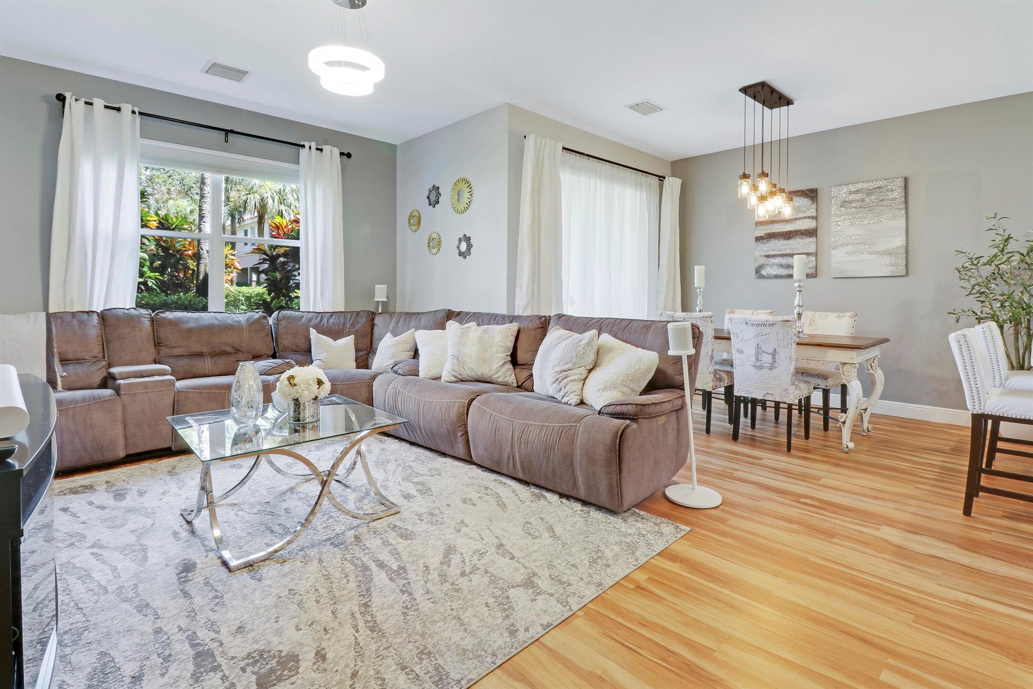 6086 Seminole Gardens Circle