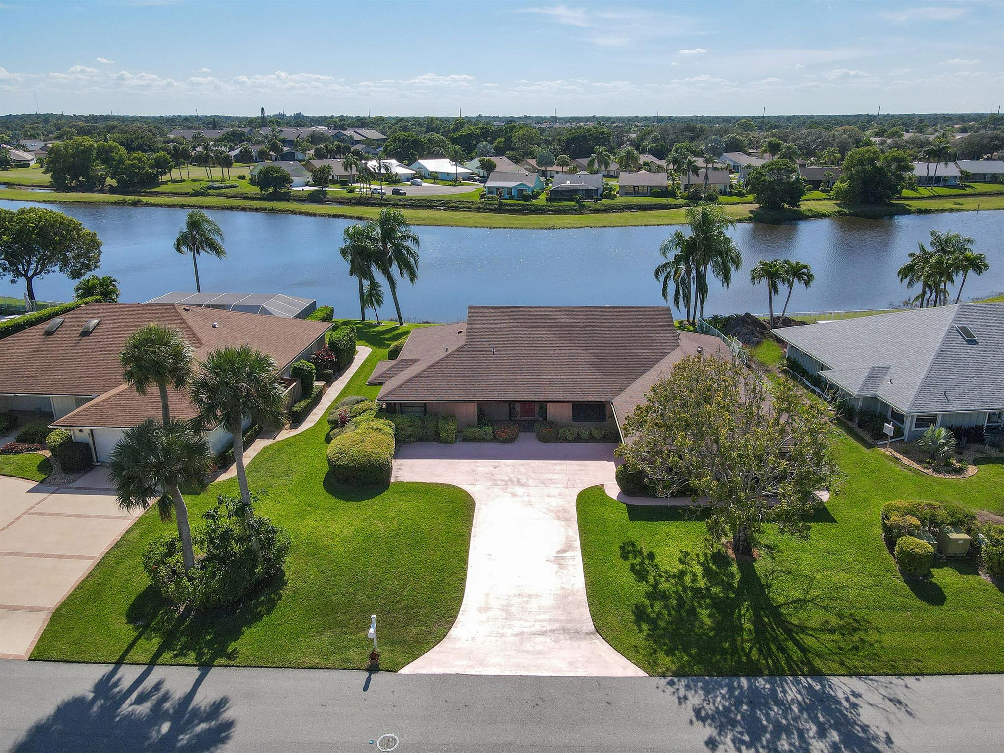 7094 SE Bunker Hill Drive