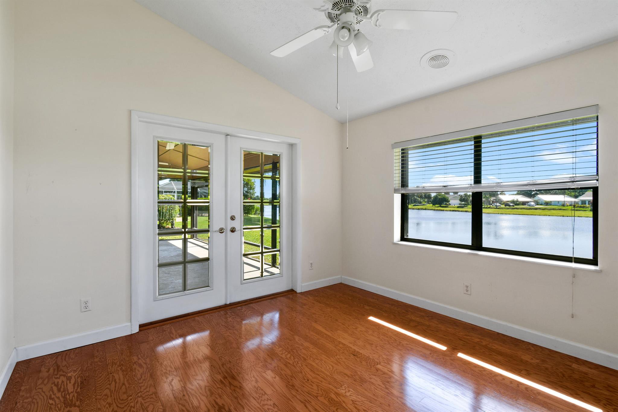 7094 SE Bunker Hill Drive