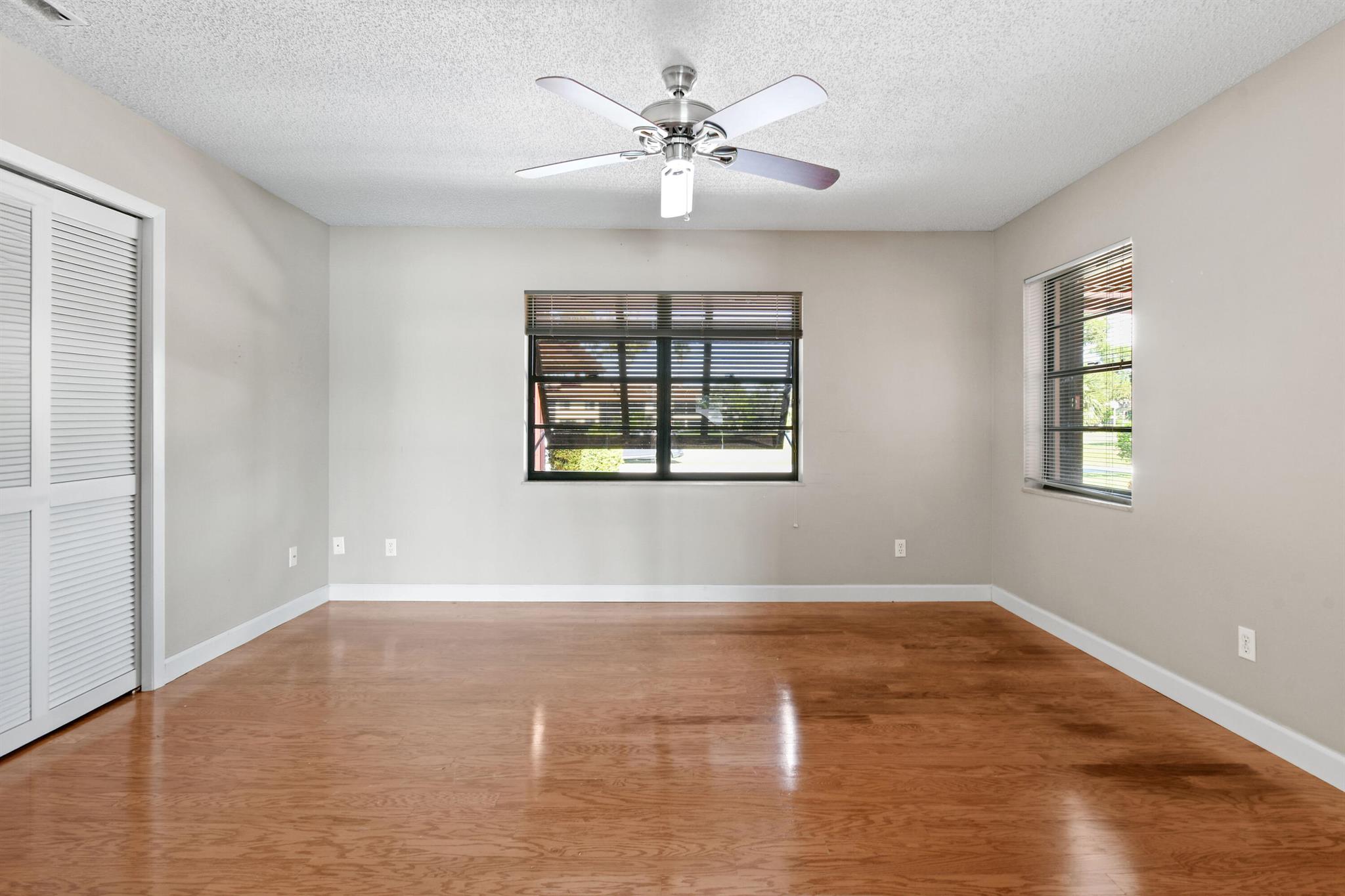 7094 SE Bunker Hill Drive