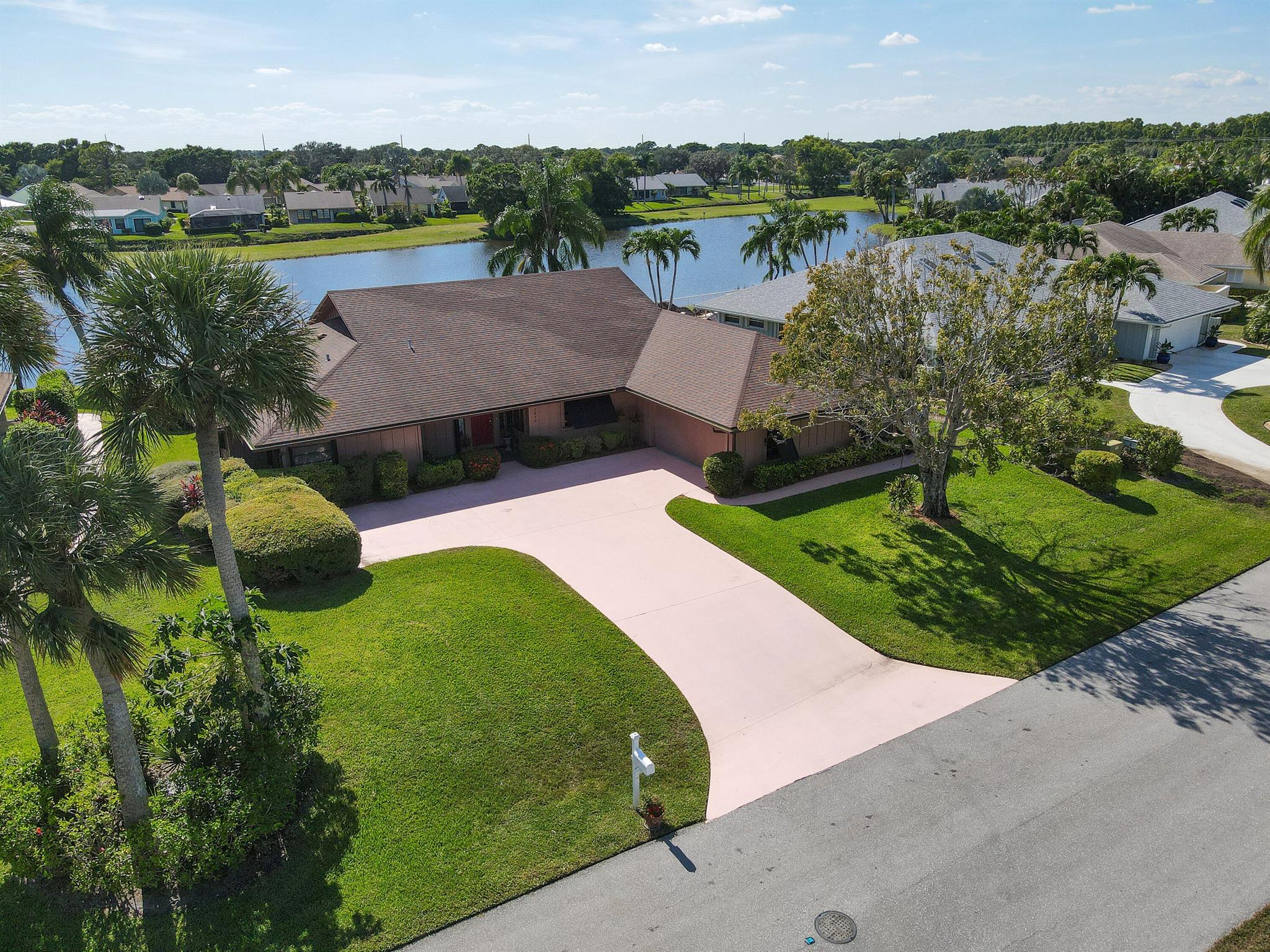 7094 SE Bunker Hill Drive