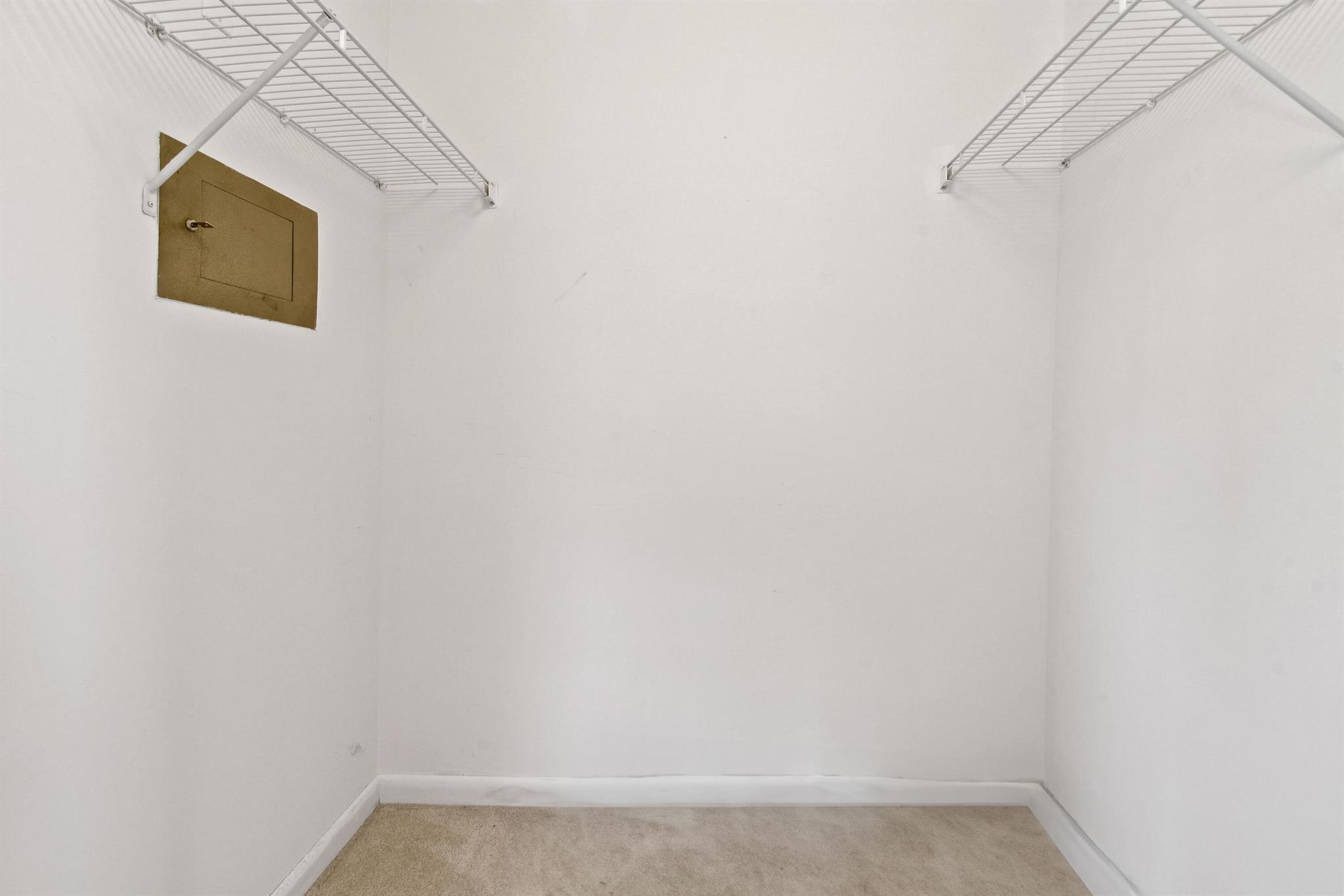 7094 SE Bunker Hill Drive