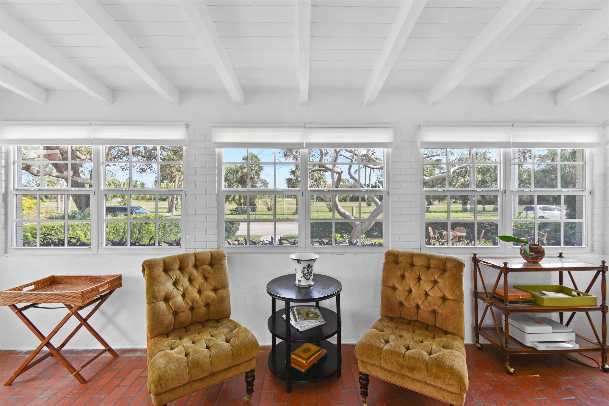 1219 N Lakeside Drive