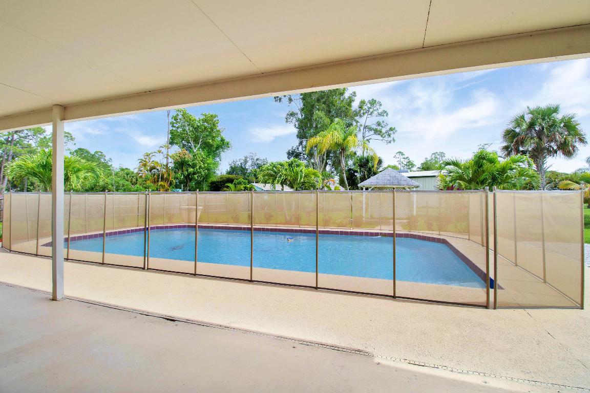 5486 Avocado Boulevard