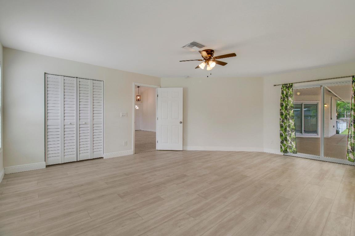 5486 Avocado Boulevard