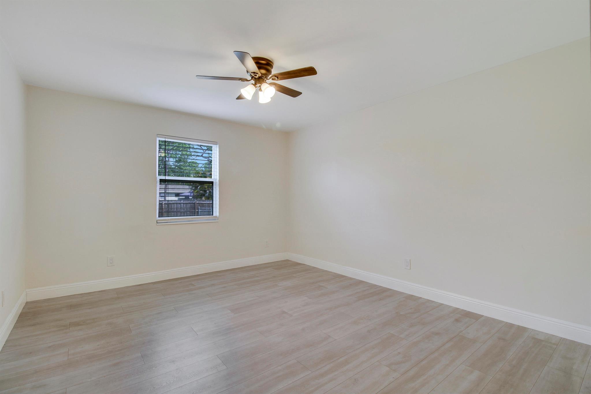 5486 Avocado Boulevard