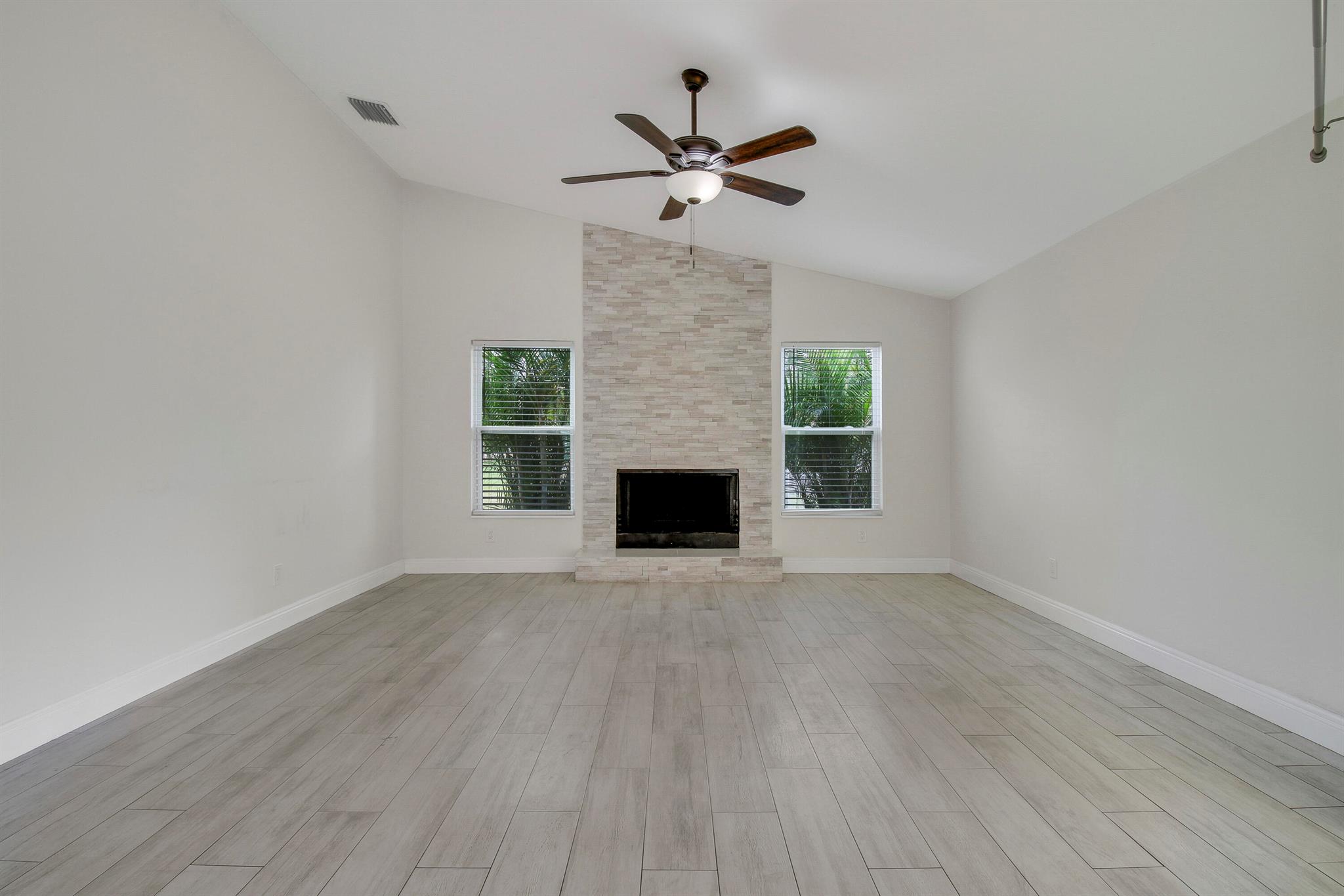 5486 Avocado Boulevard