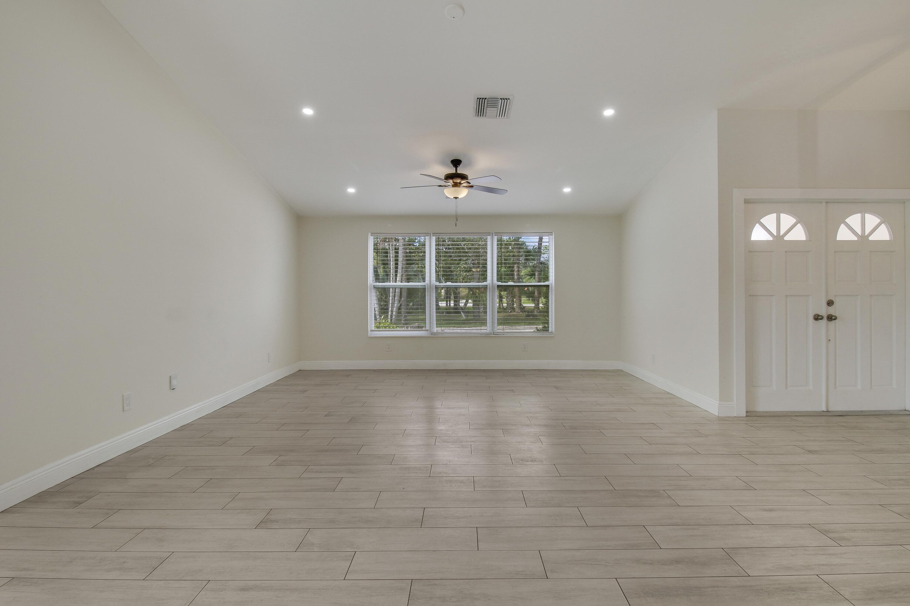 5486 Avocado Boulevard
