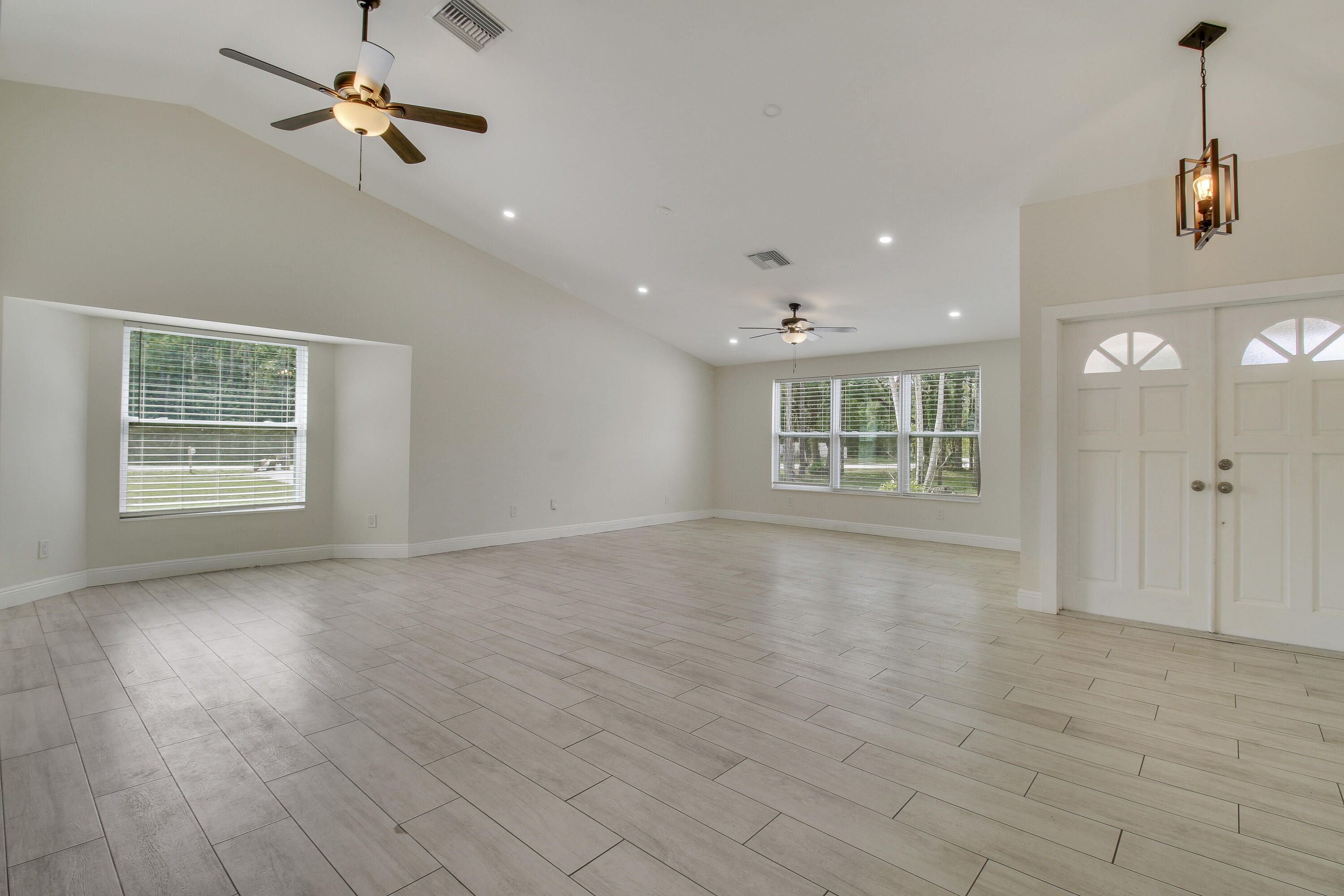 5486 Avocado Boulevard