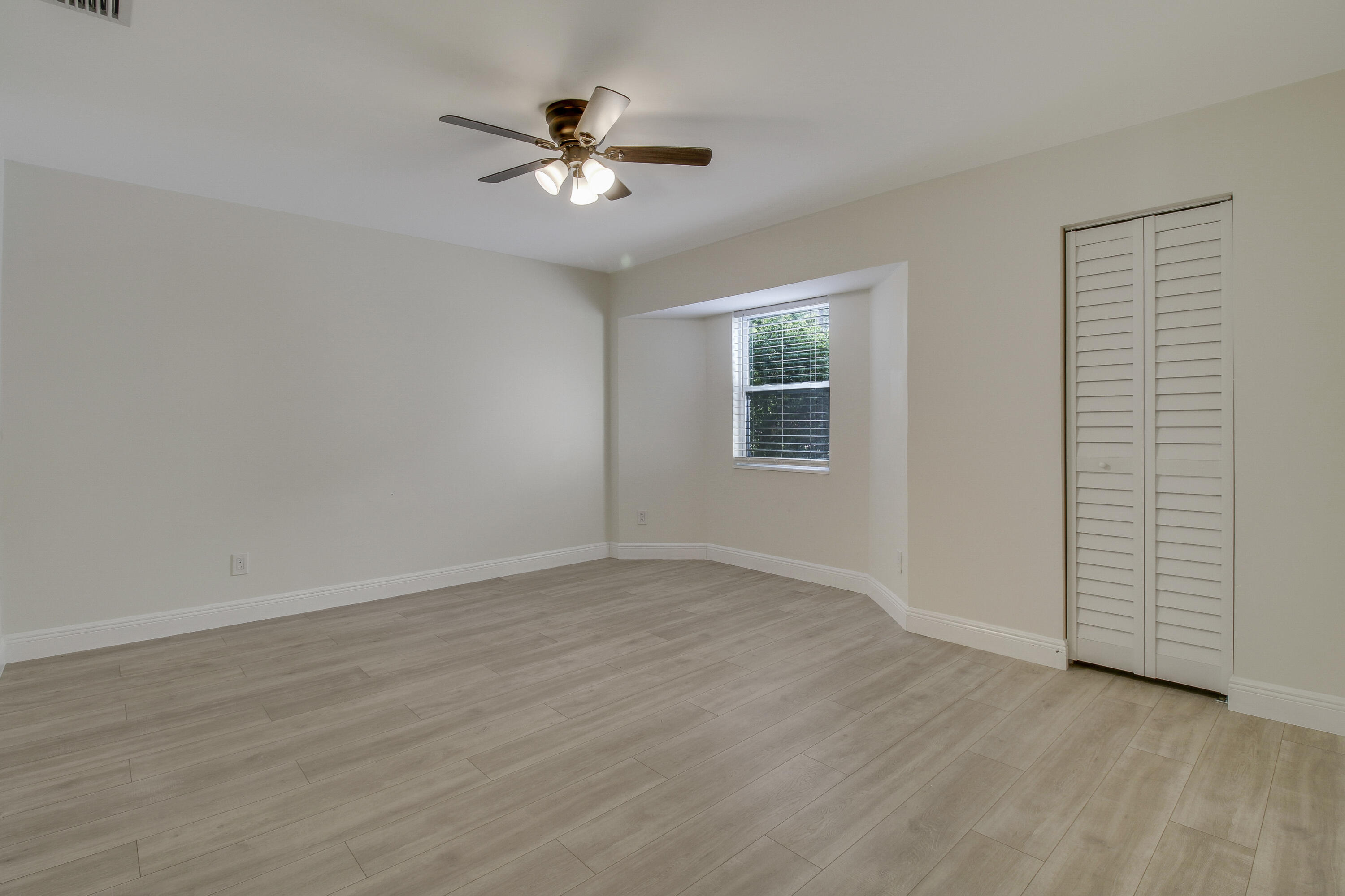 5486 Avocado Boulevard