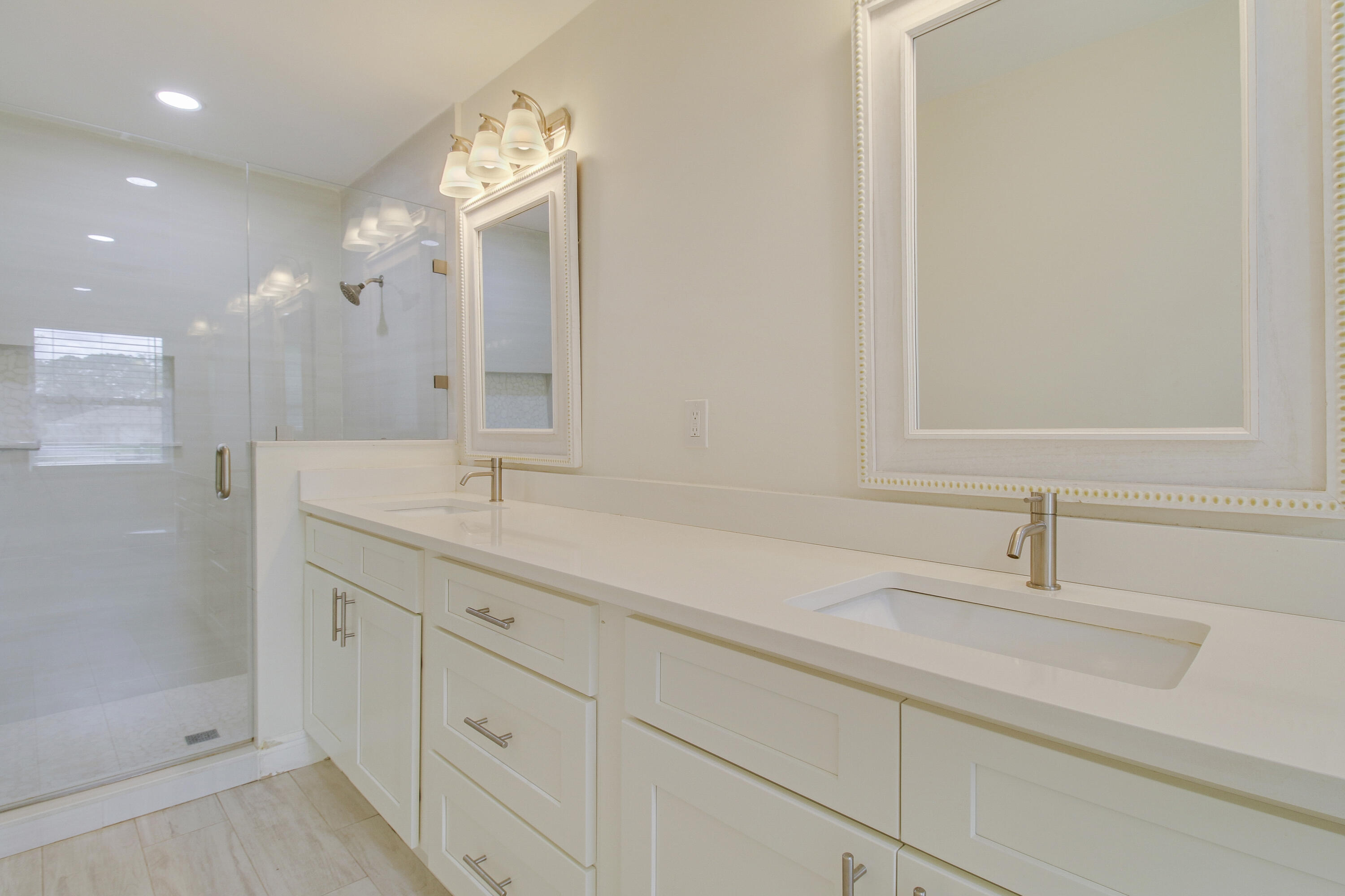 5486 Avocado Boulevard