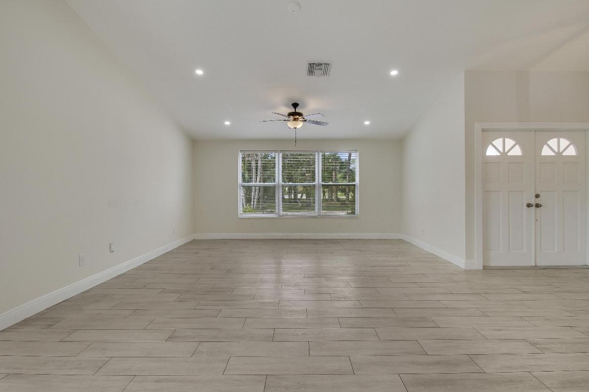 5486 Avocado Boulevard