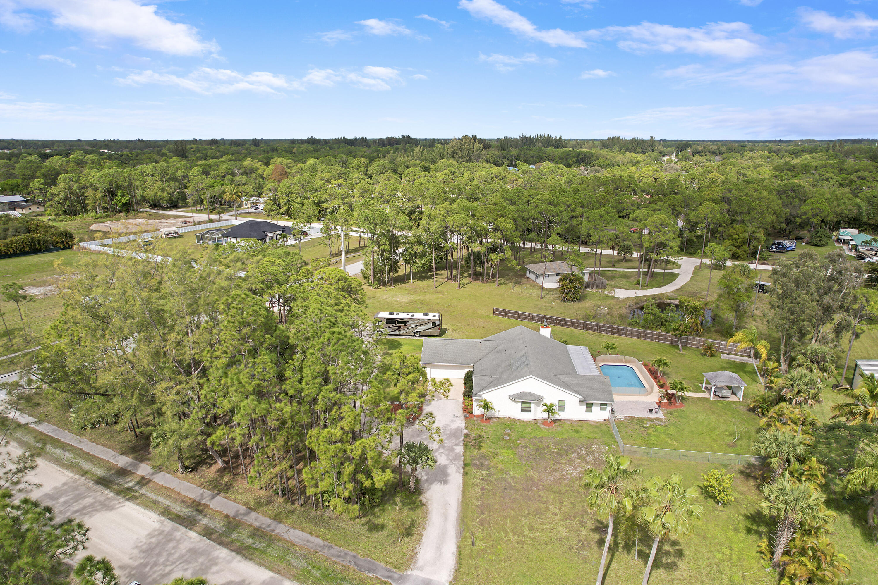 5486 Avocado Boulevard