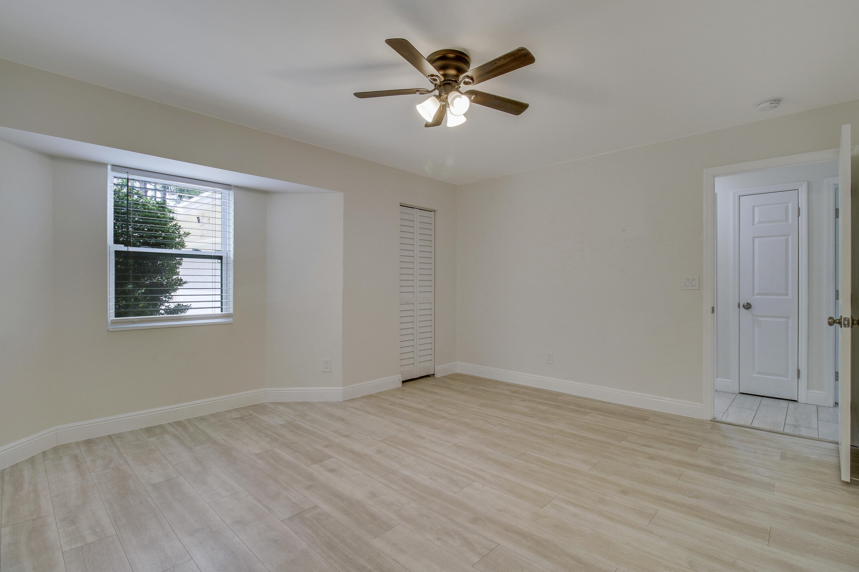 5486 Avocado Boulevard