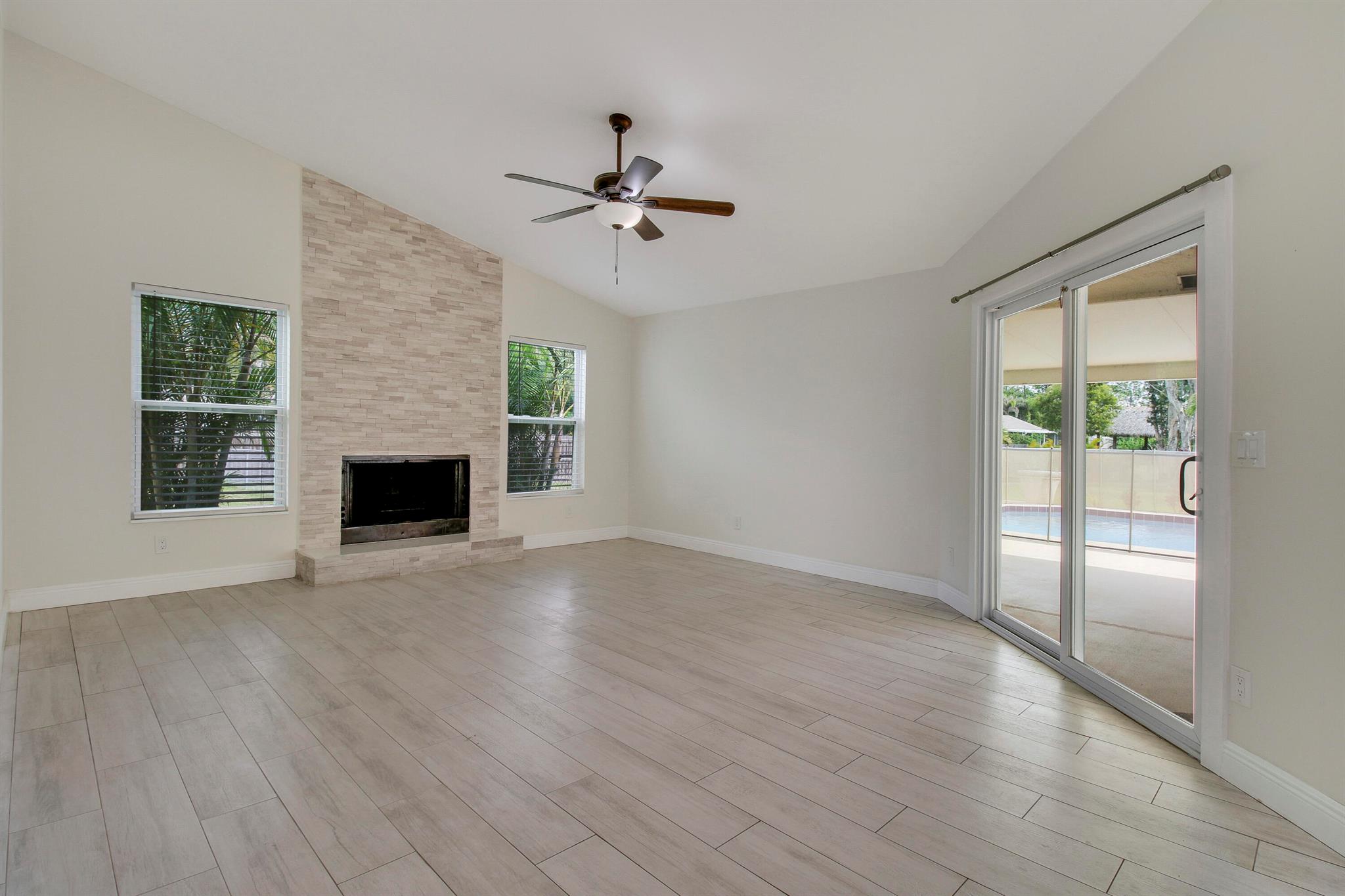 5486 Avocado Boulevard