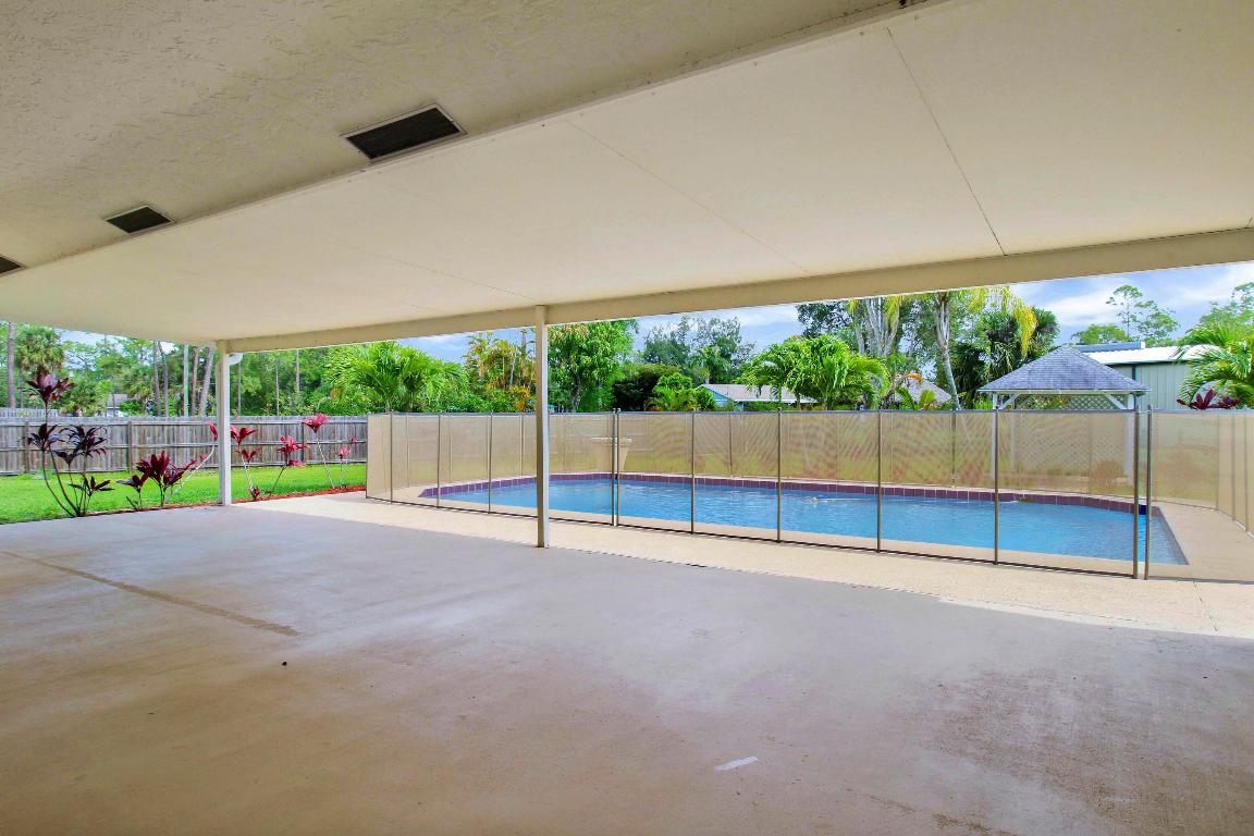 5486 Avocado Boulevard