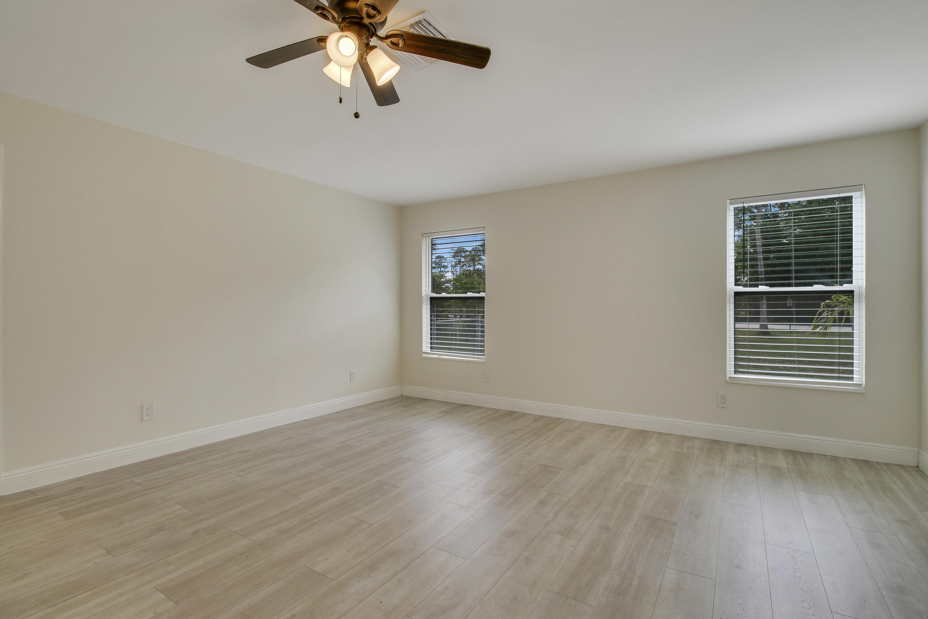 5486 Avocado Boulevard