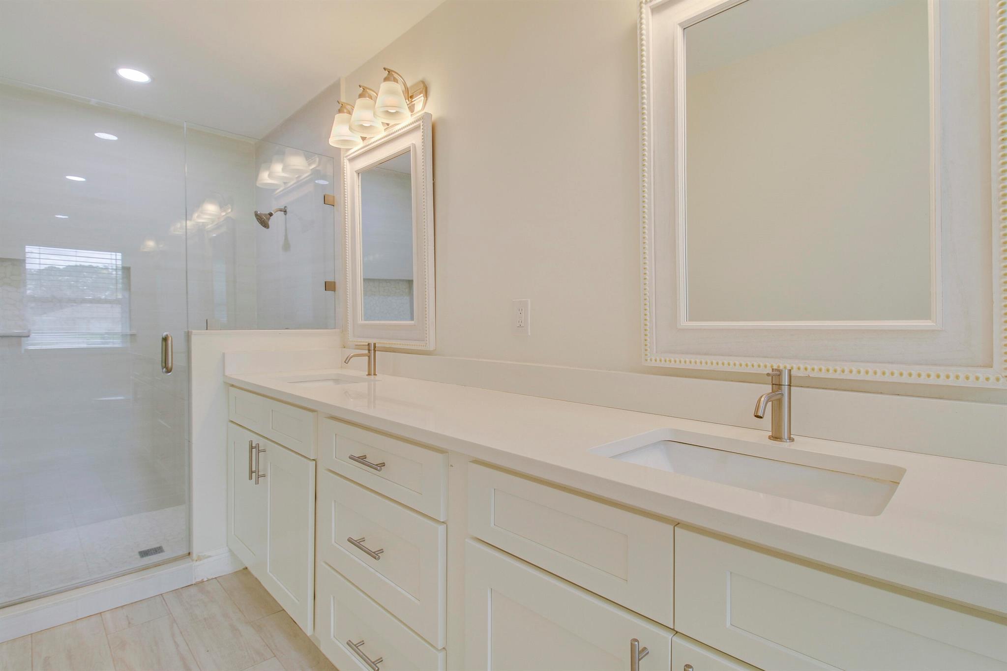 5486 Avocado Boulevard