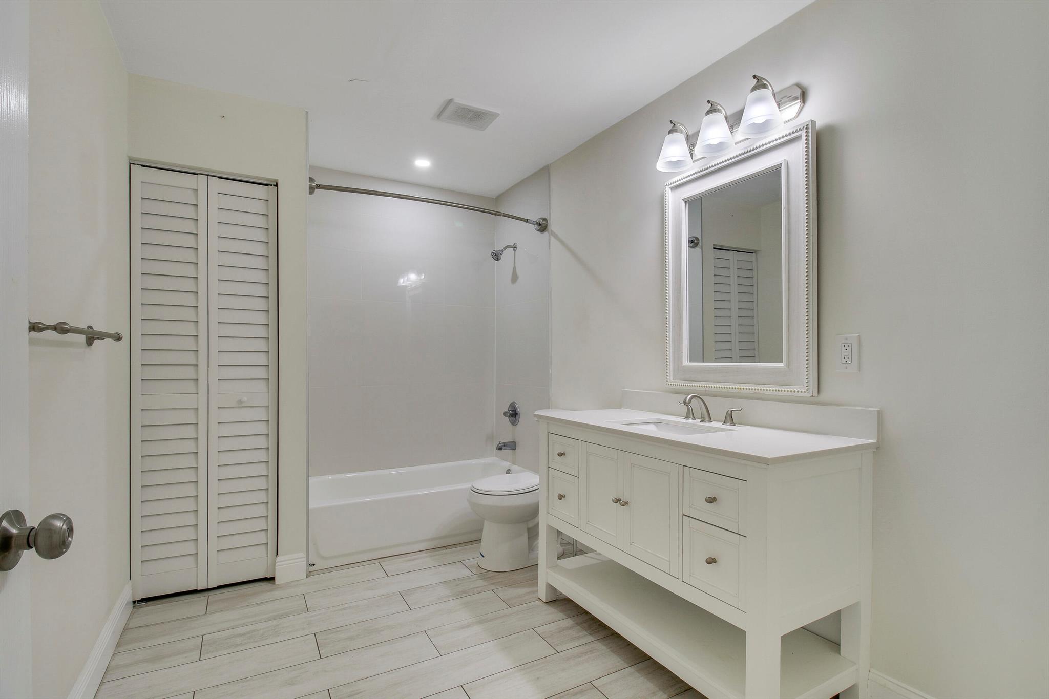 5486 Avocado Boulevard