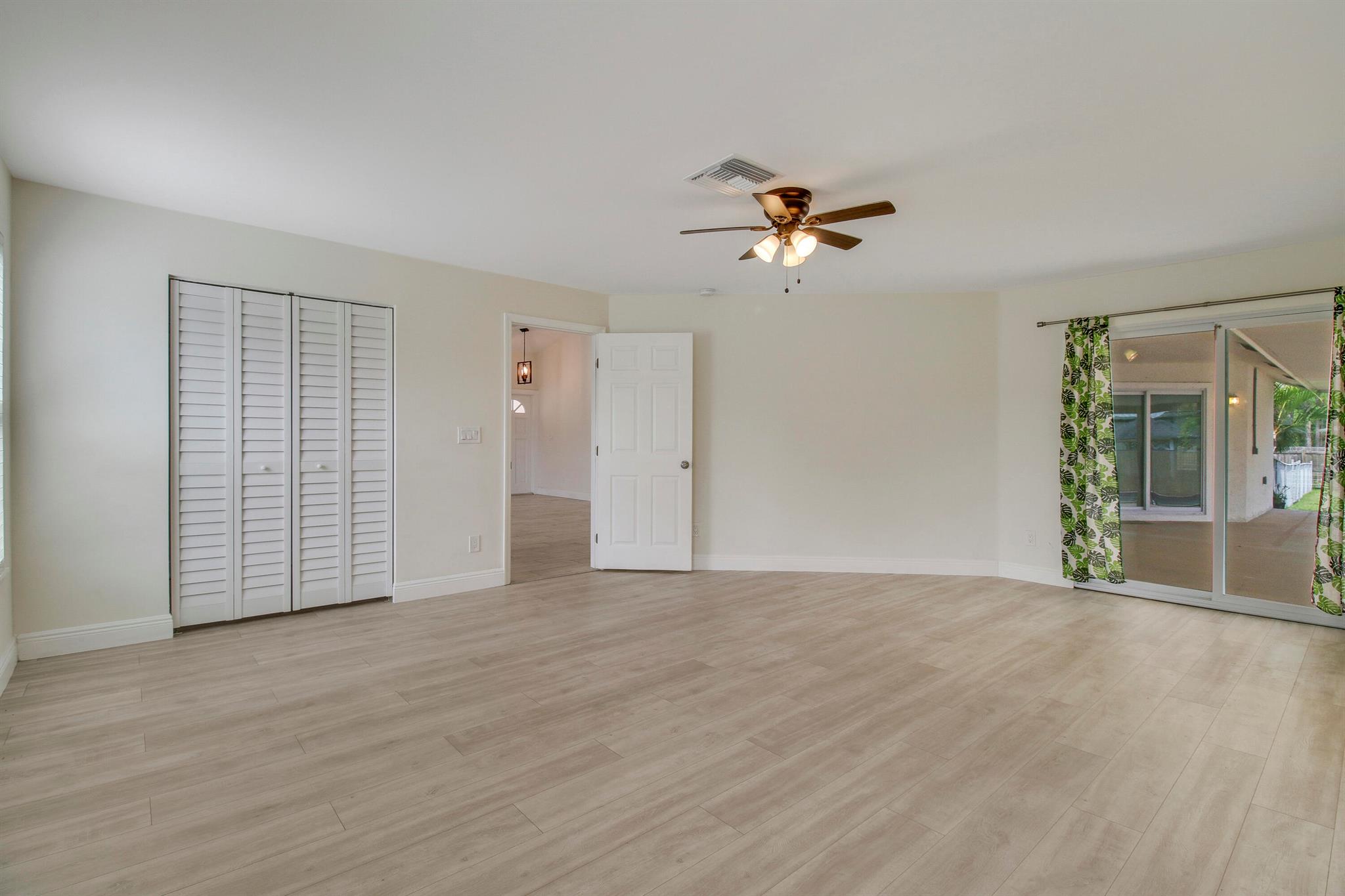 5486 Avocado Boulevard