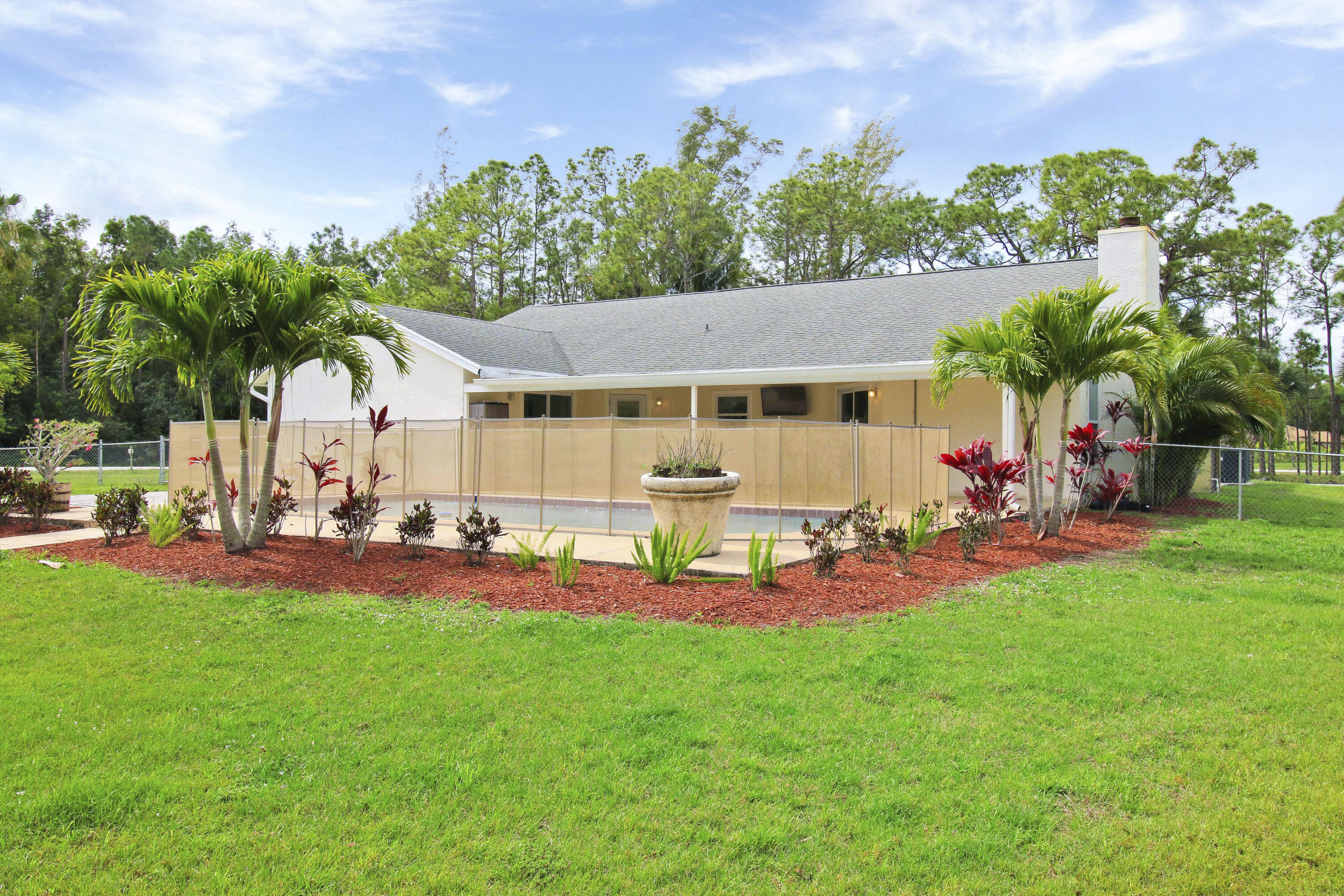 5486 Avocado Boulevard