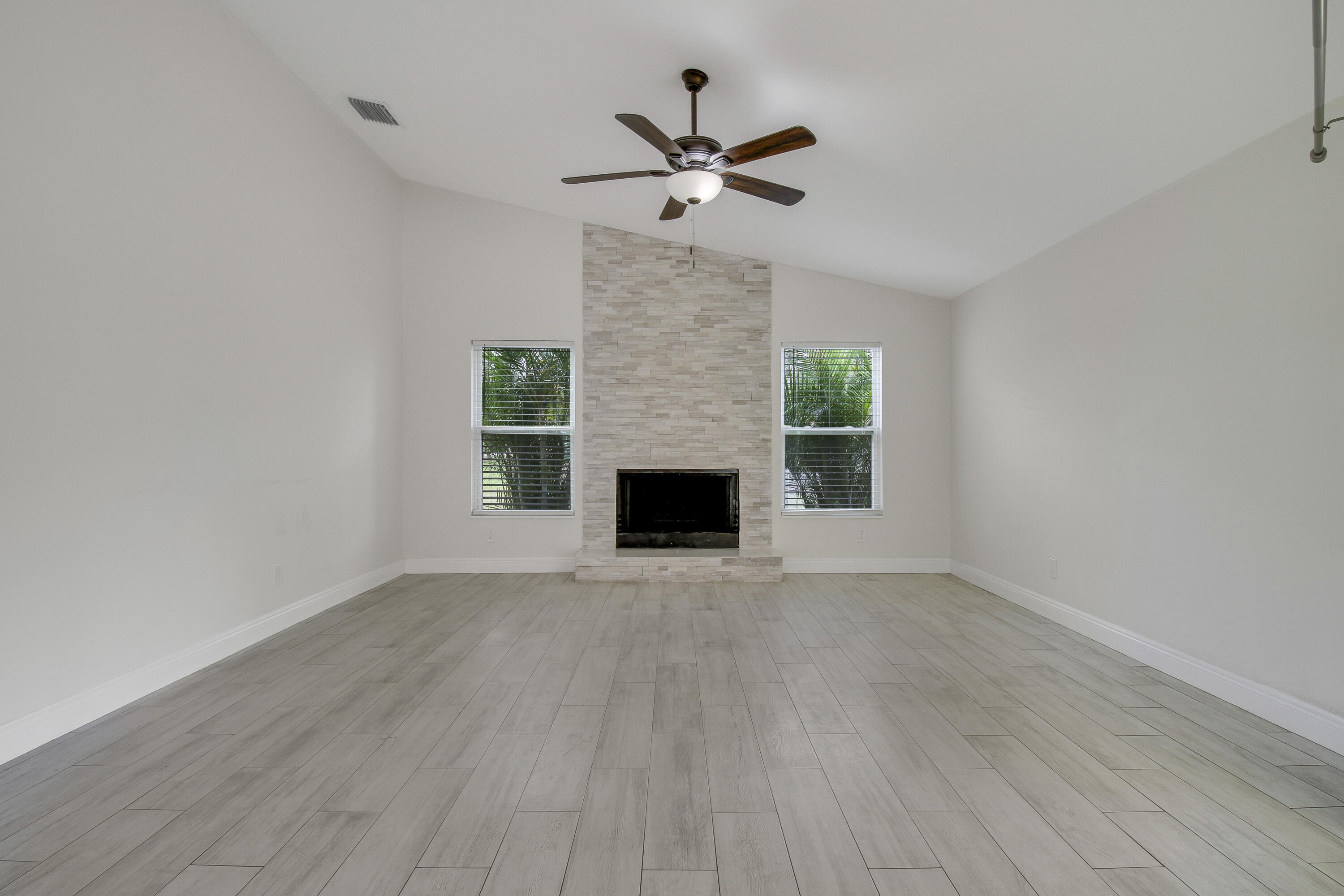 5486 Avocado Boulevard