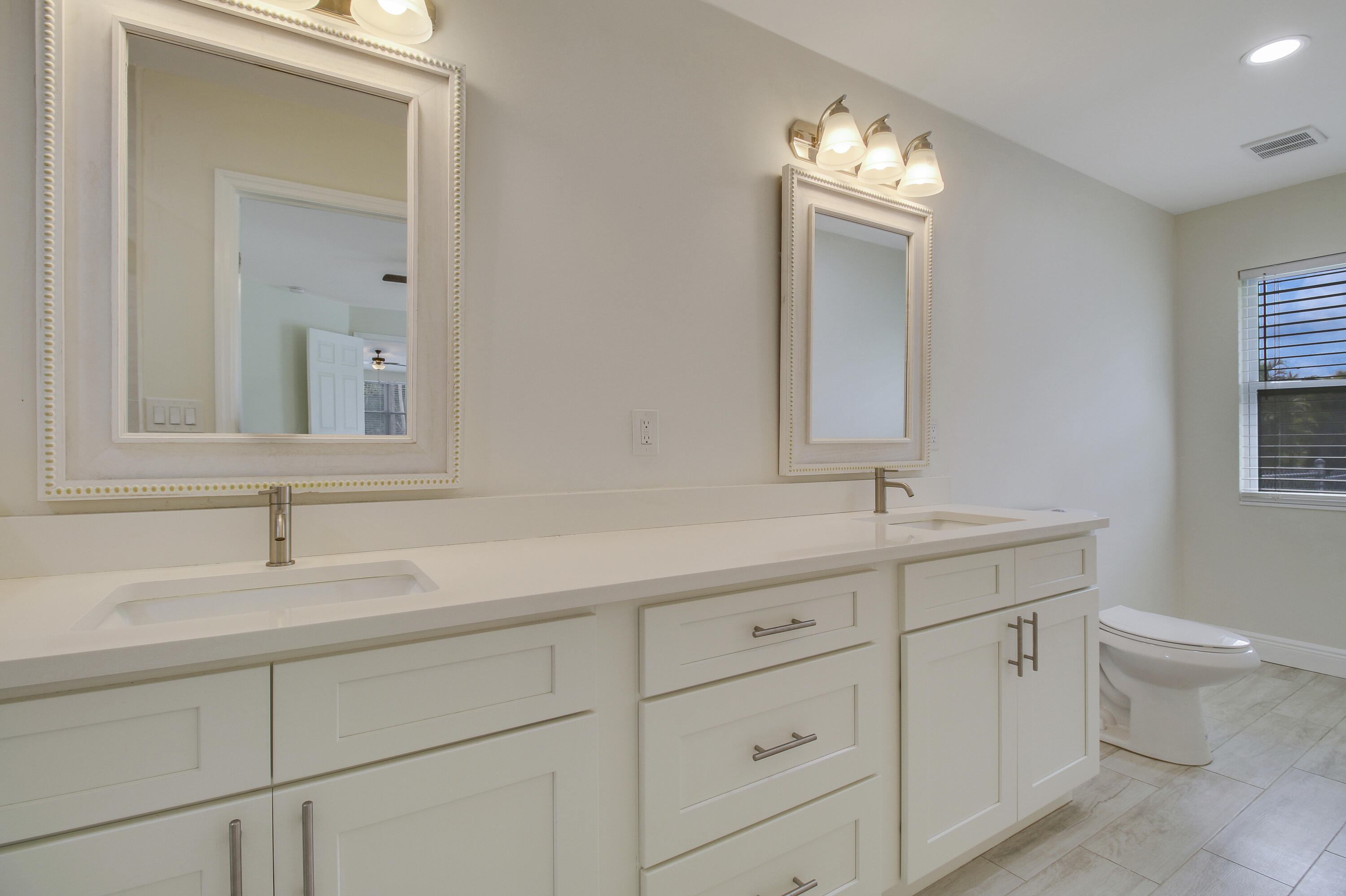 5486 Avocado Boulevard