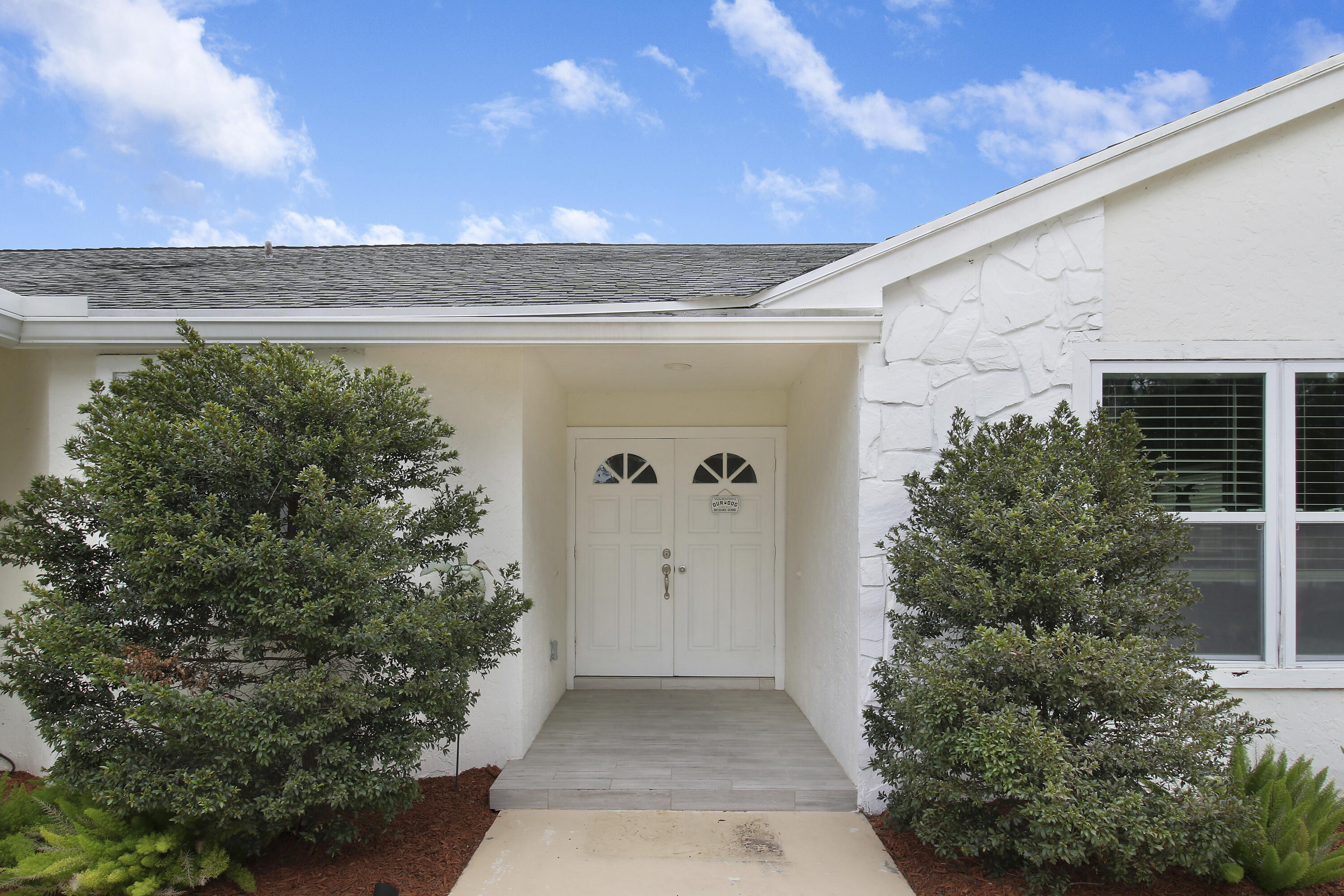 5486 Avocado Boulevard