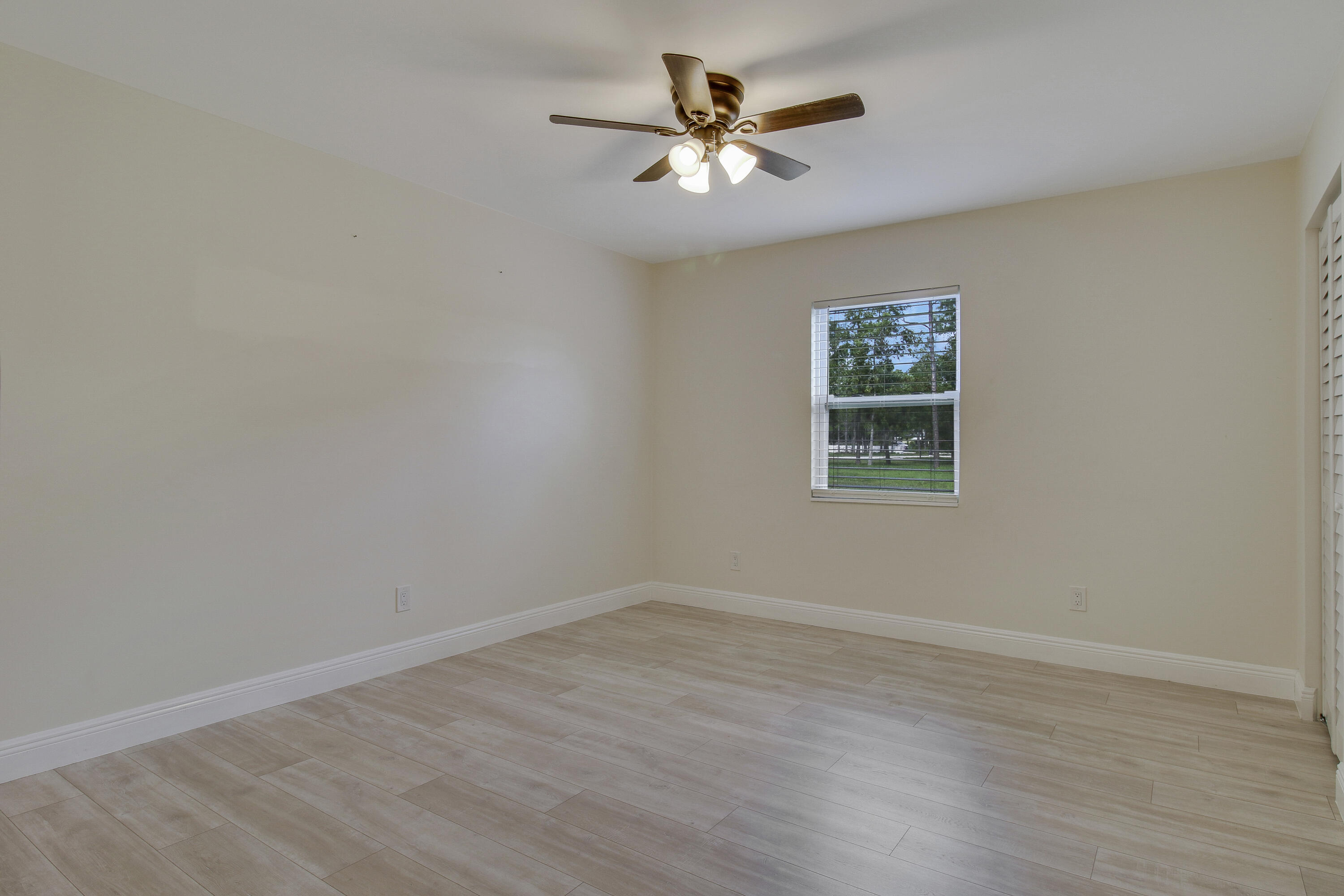 5486 Avocado Boulevard