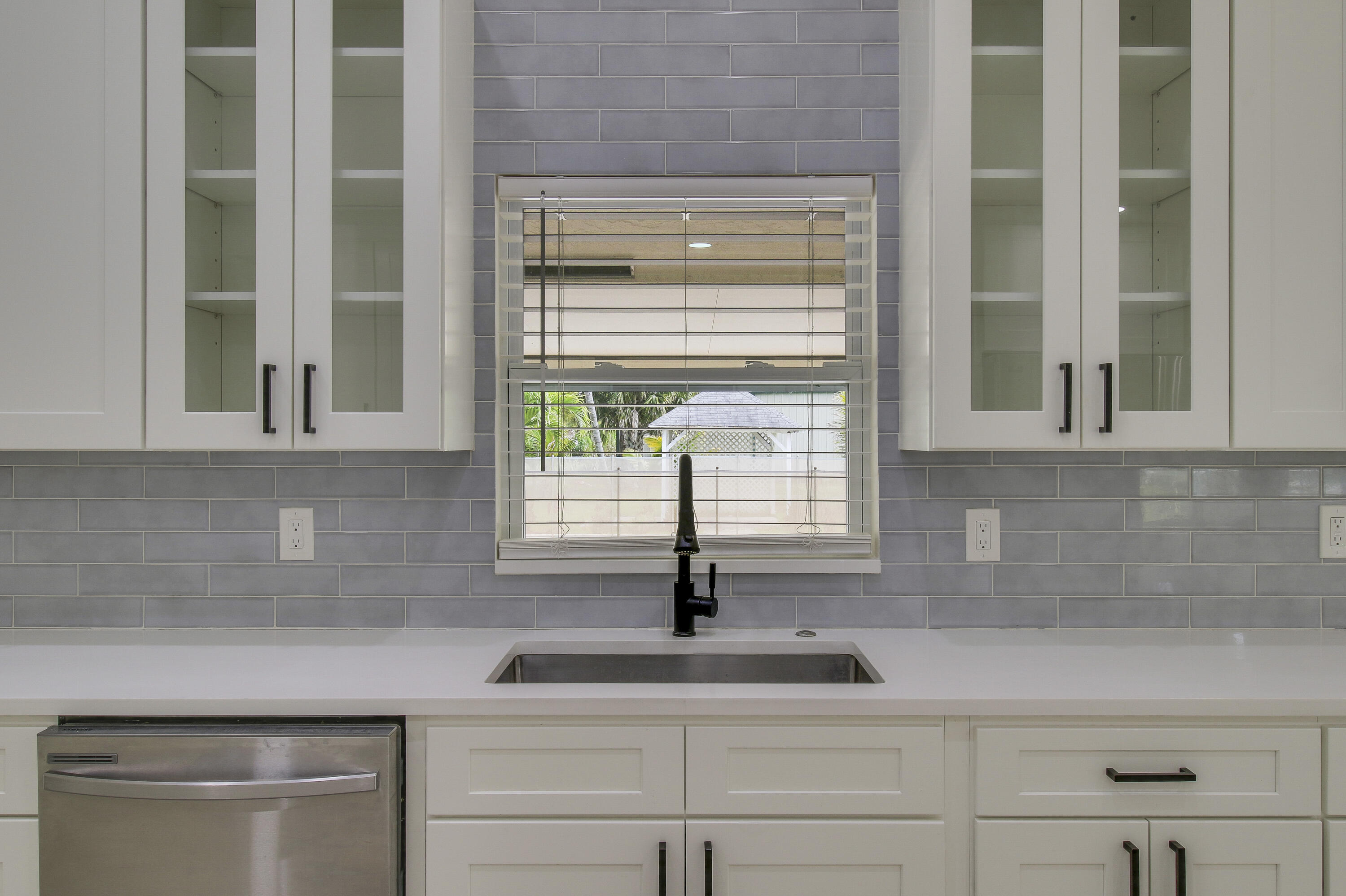 5486 Avocado Boulevard