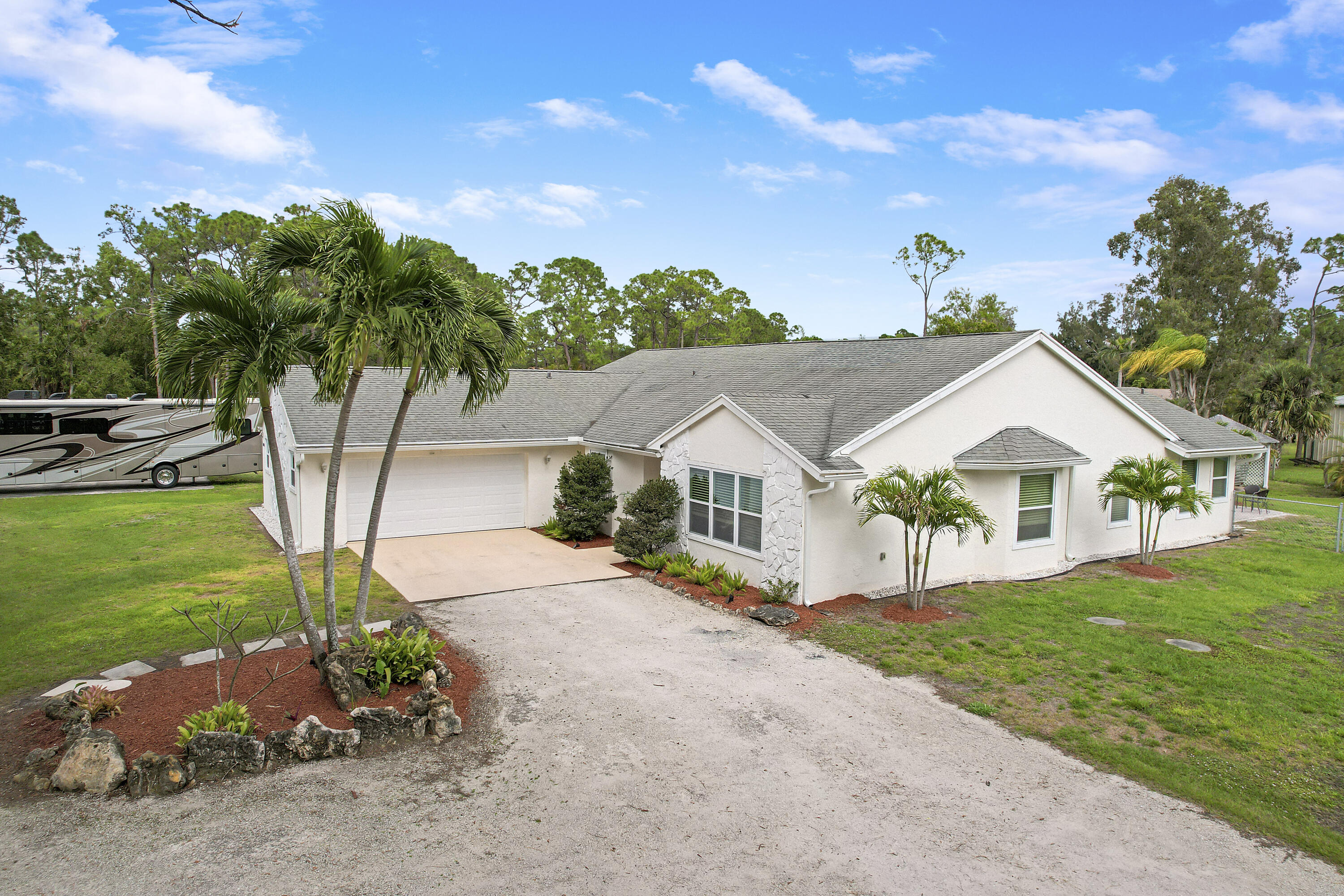 5486 Avocado Boulevard