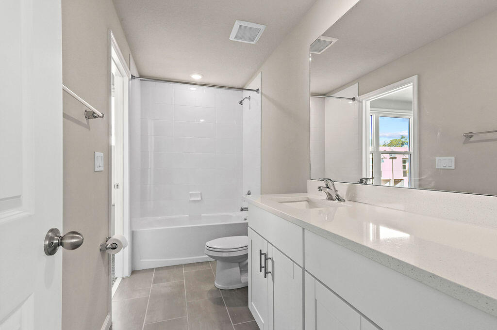 3918 SE Mentmore Lane