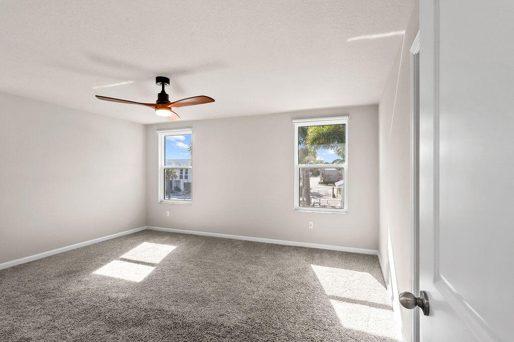 3918 SE Mentmore Lane