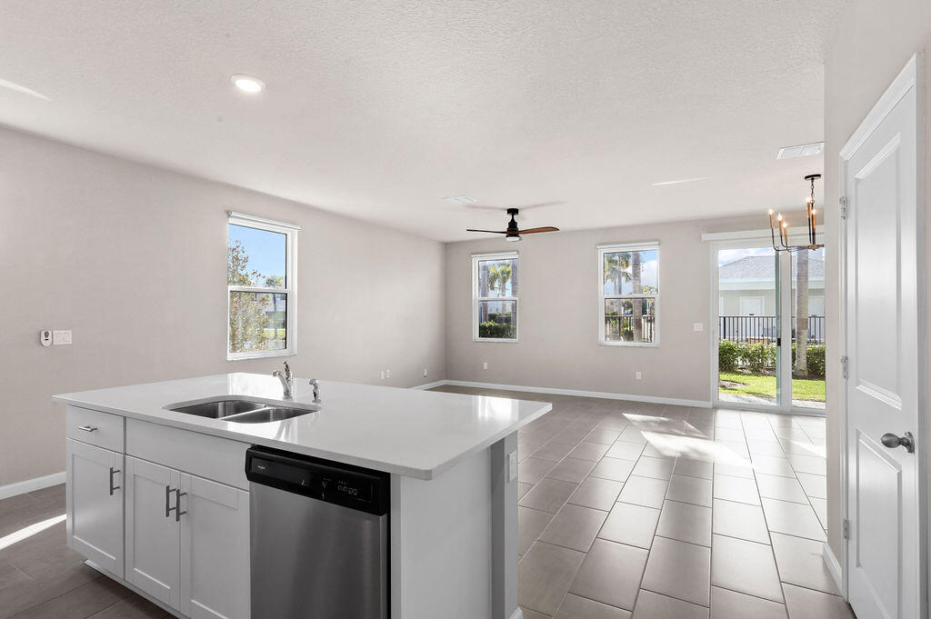 3918 SE Mentmore Lane