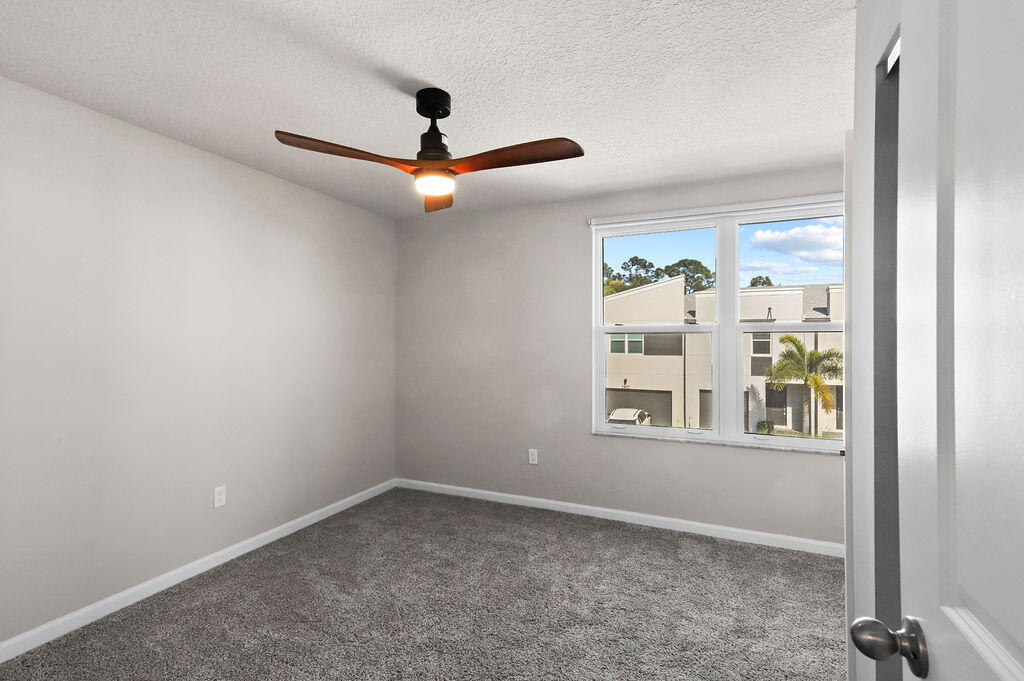 3918 SE Mentmore Lane