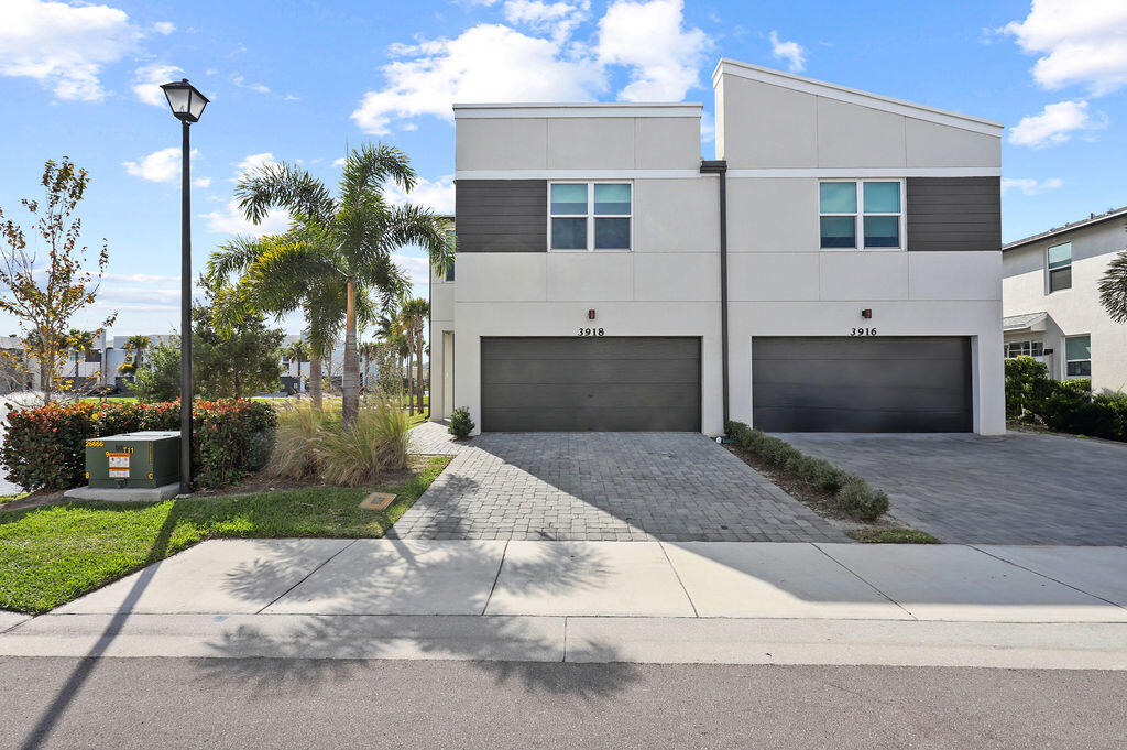 3918 SE Mentmore Lane