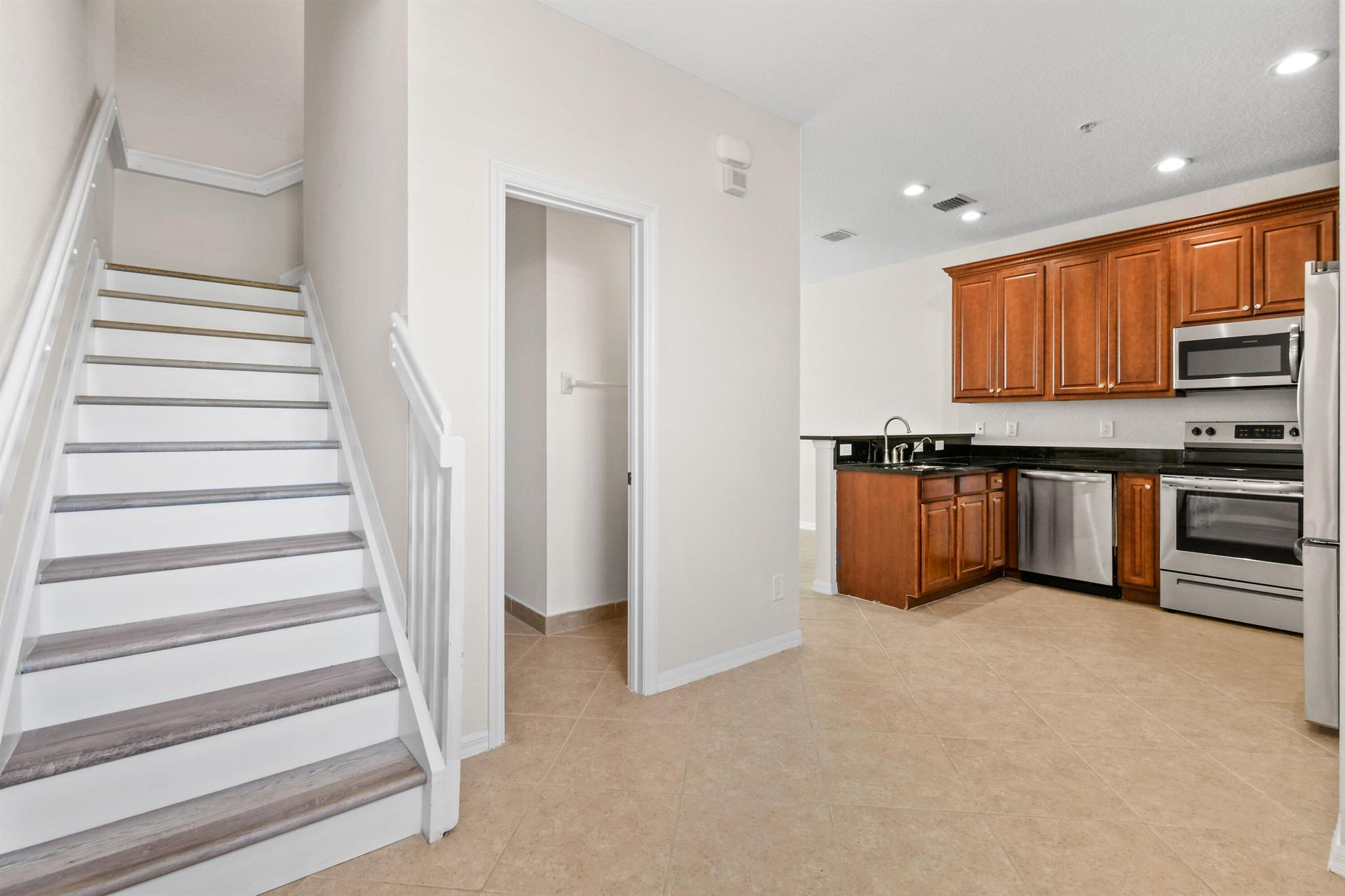 265 Indian Creek Parkway 106